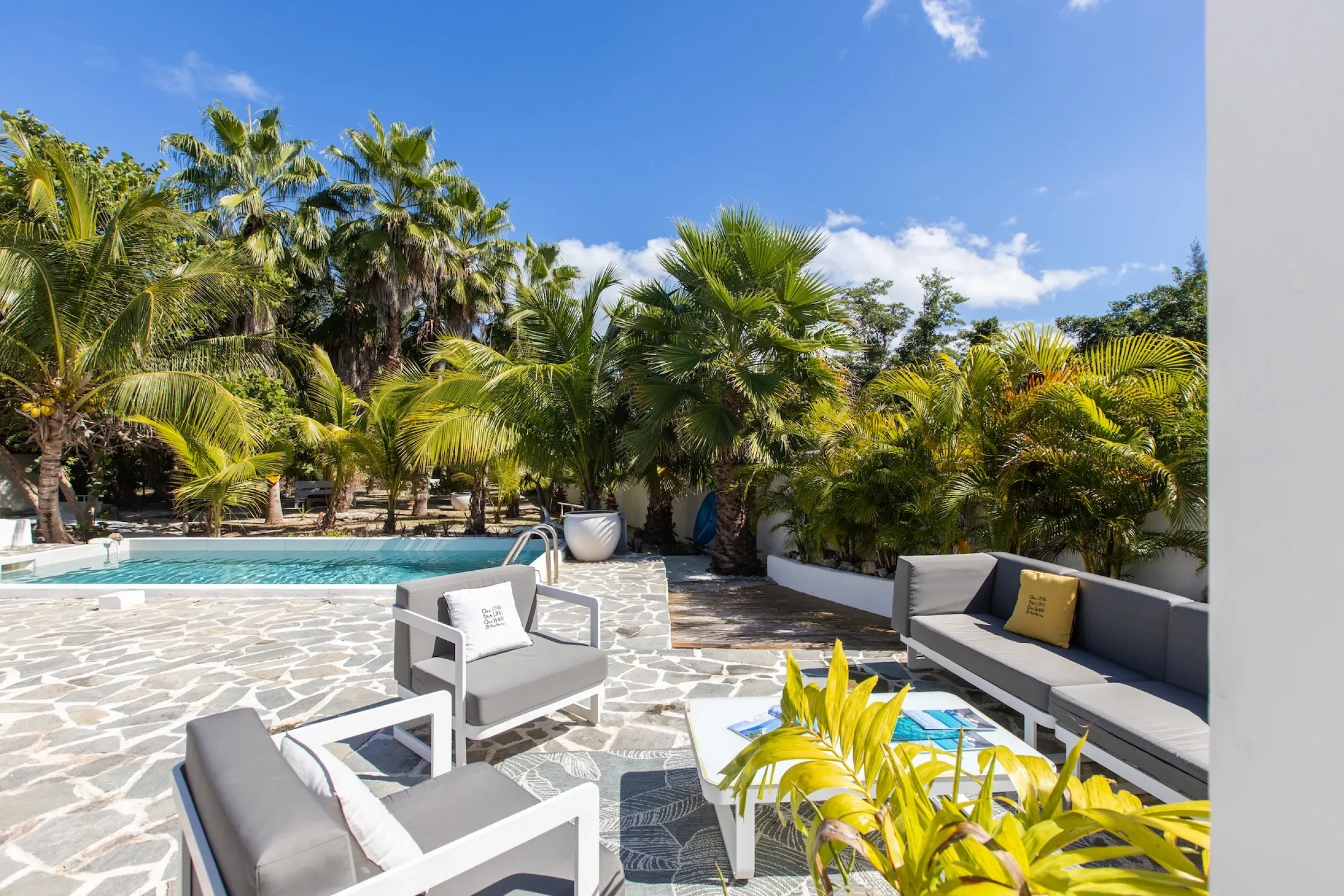 Villa Beach Cottage - Luxury 2-bedroom villa in Terres Basses, Sint Maarten