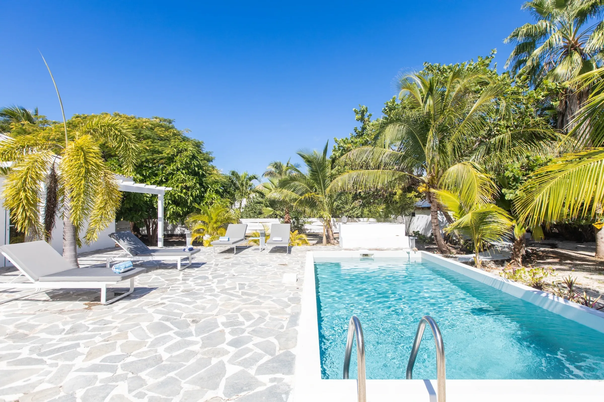 Villa Beach Cottage - Gallery image 4 of luxury villa in Sint Maarten