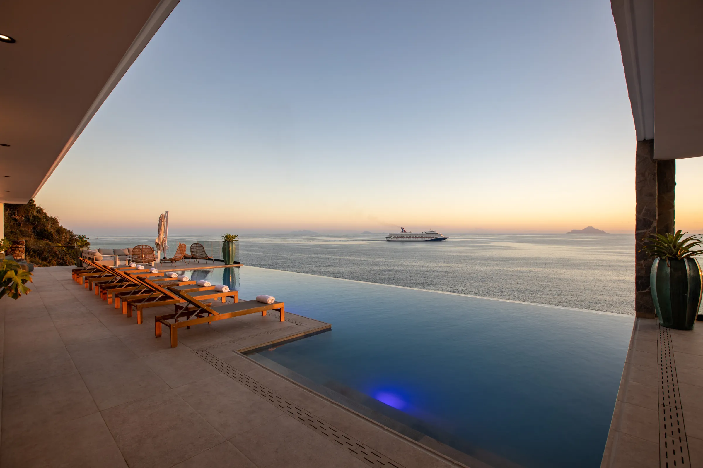Villa Aqua Dream - Gallery image 86 of luxury villa in Sint Maarten