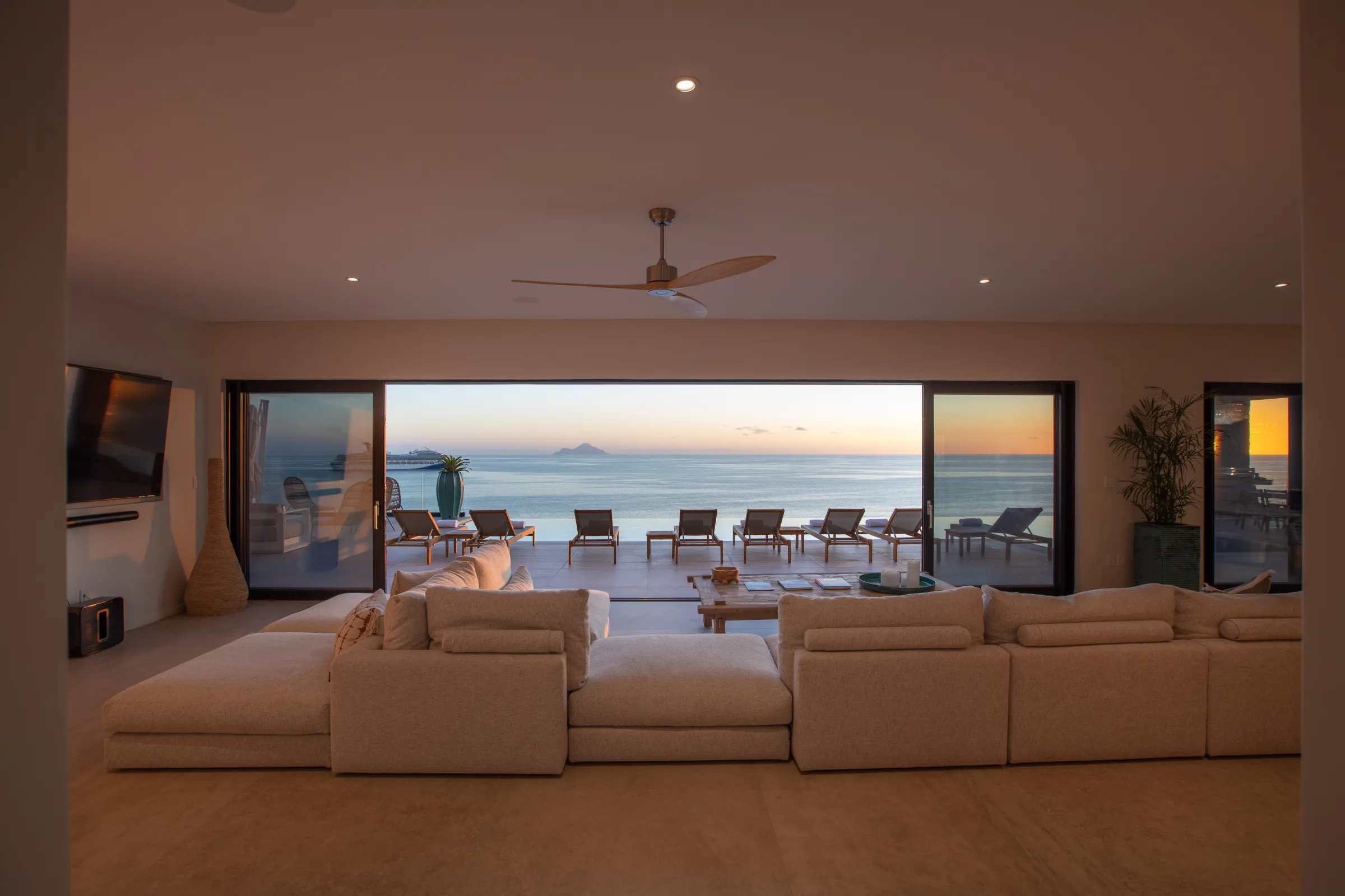 Villa Aqua Dream - Gallery image 87 of luxury villa in Sint Maarten
