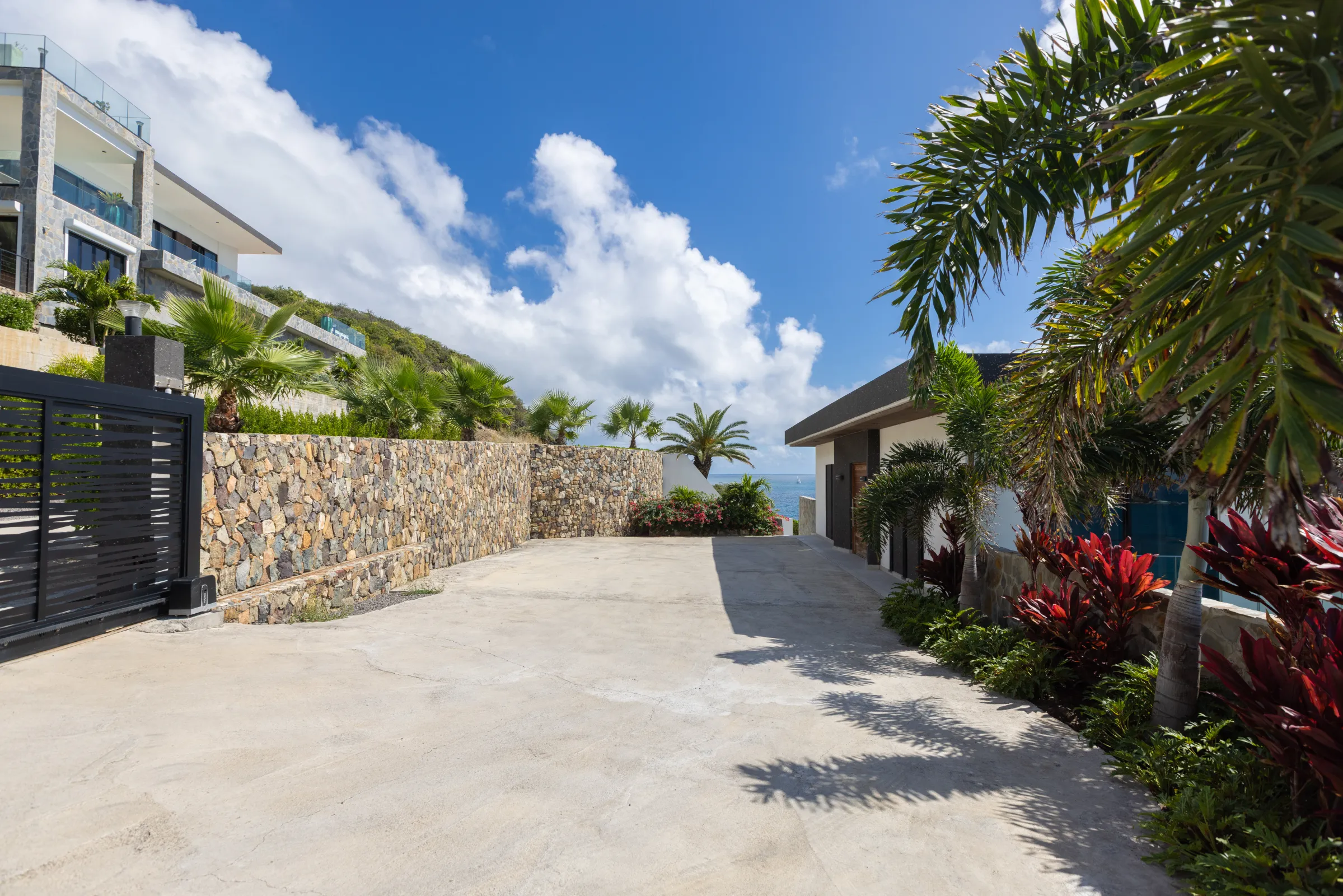 Villa Aqua Vista - Gallery image 2 of luxury villa in Sint Maarten