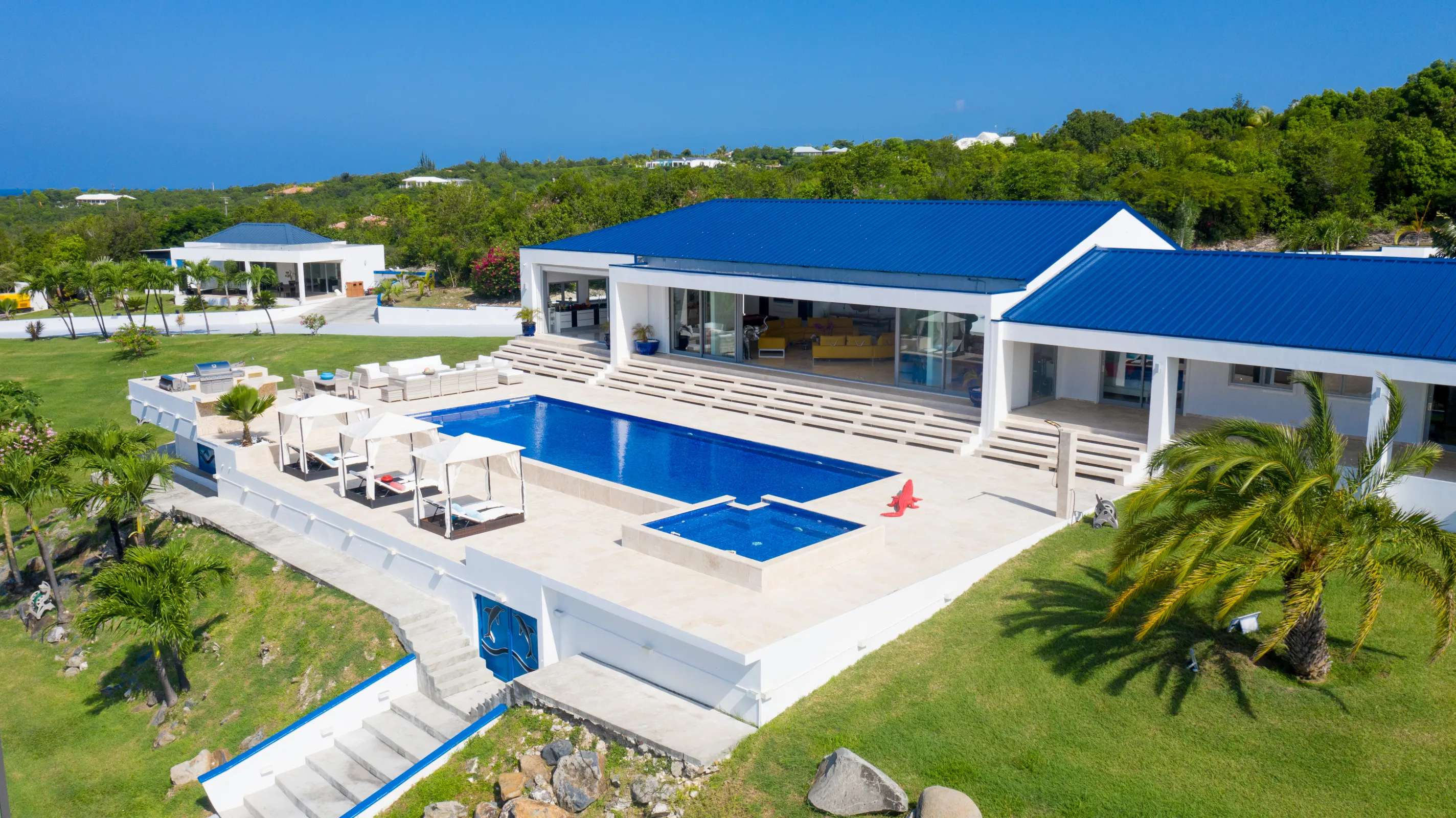 Villa El Grande Azure - Luxury 5-bedroom villa in Terres Basses, Sint Maarten