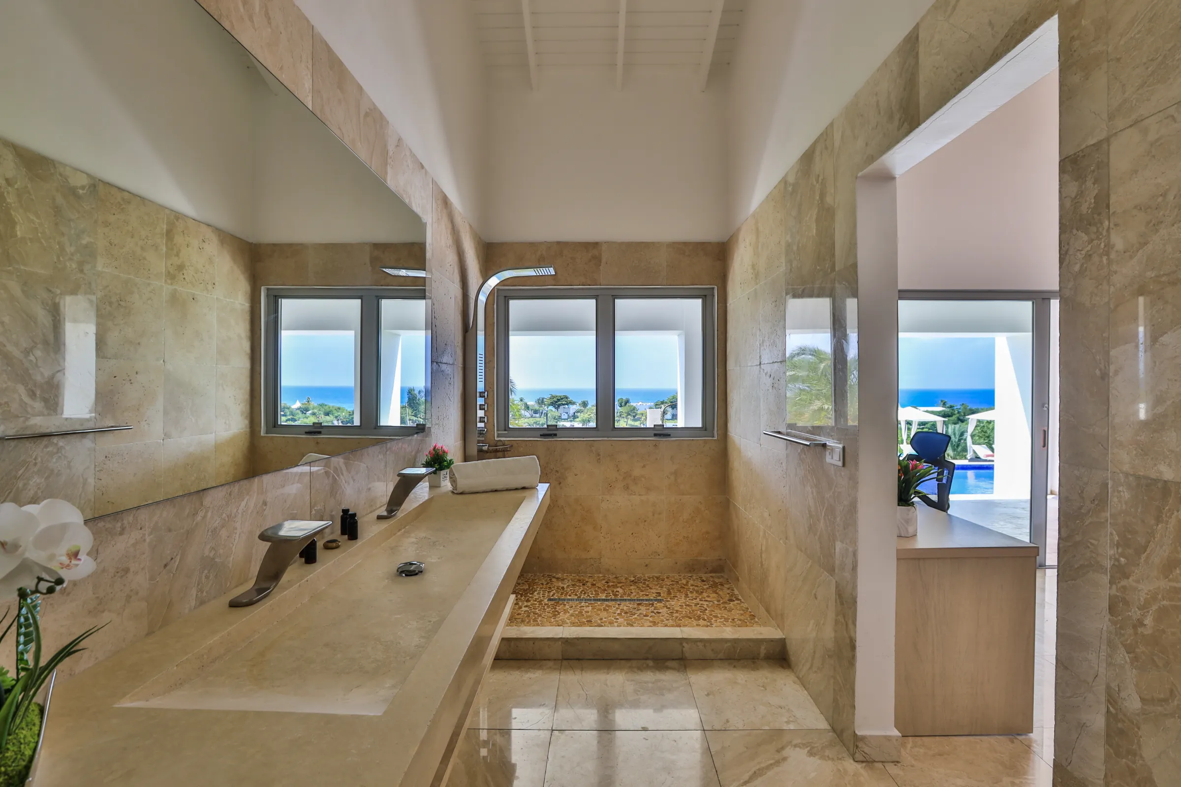 Villa El Grande Azure - Gallery image 46 of luxury villa in Sint Maarten