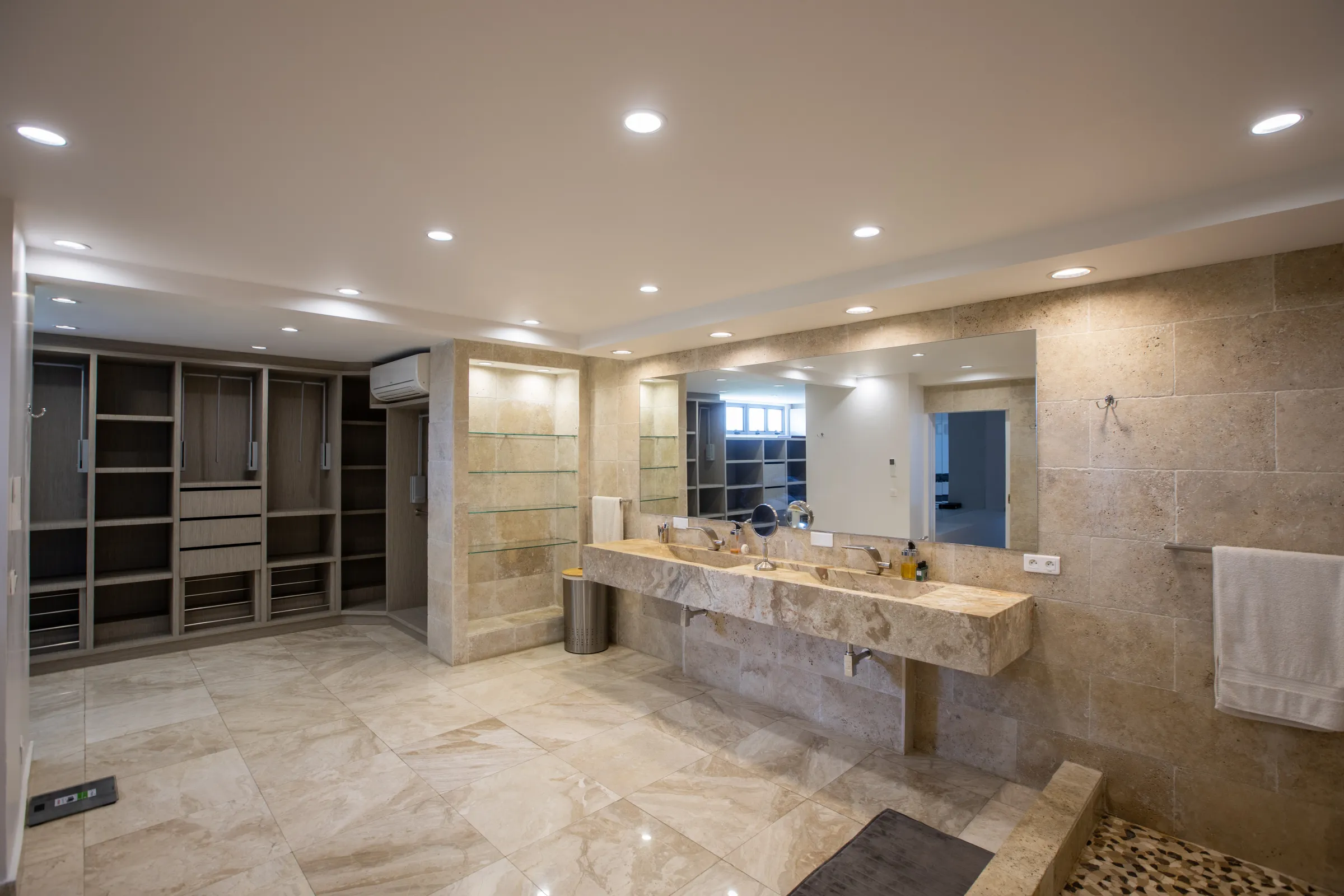 Villa El Grande Azure - Gallery image 73 of luxury villa in Sint Maarten