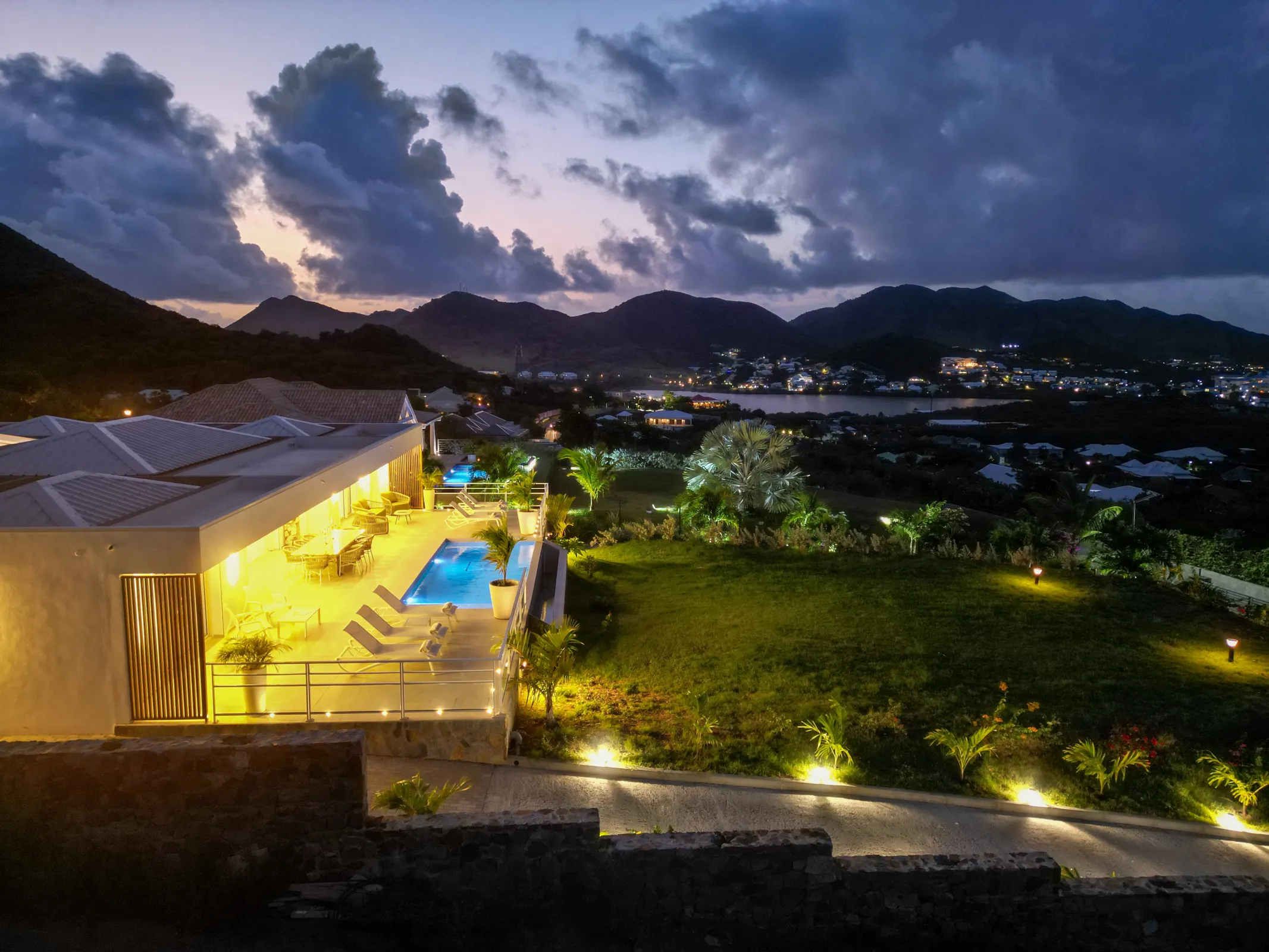 Villa Fleurs de Lys - Gallery image 73 of luxury villa in Sint Maarten