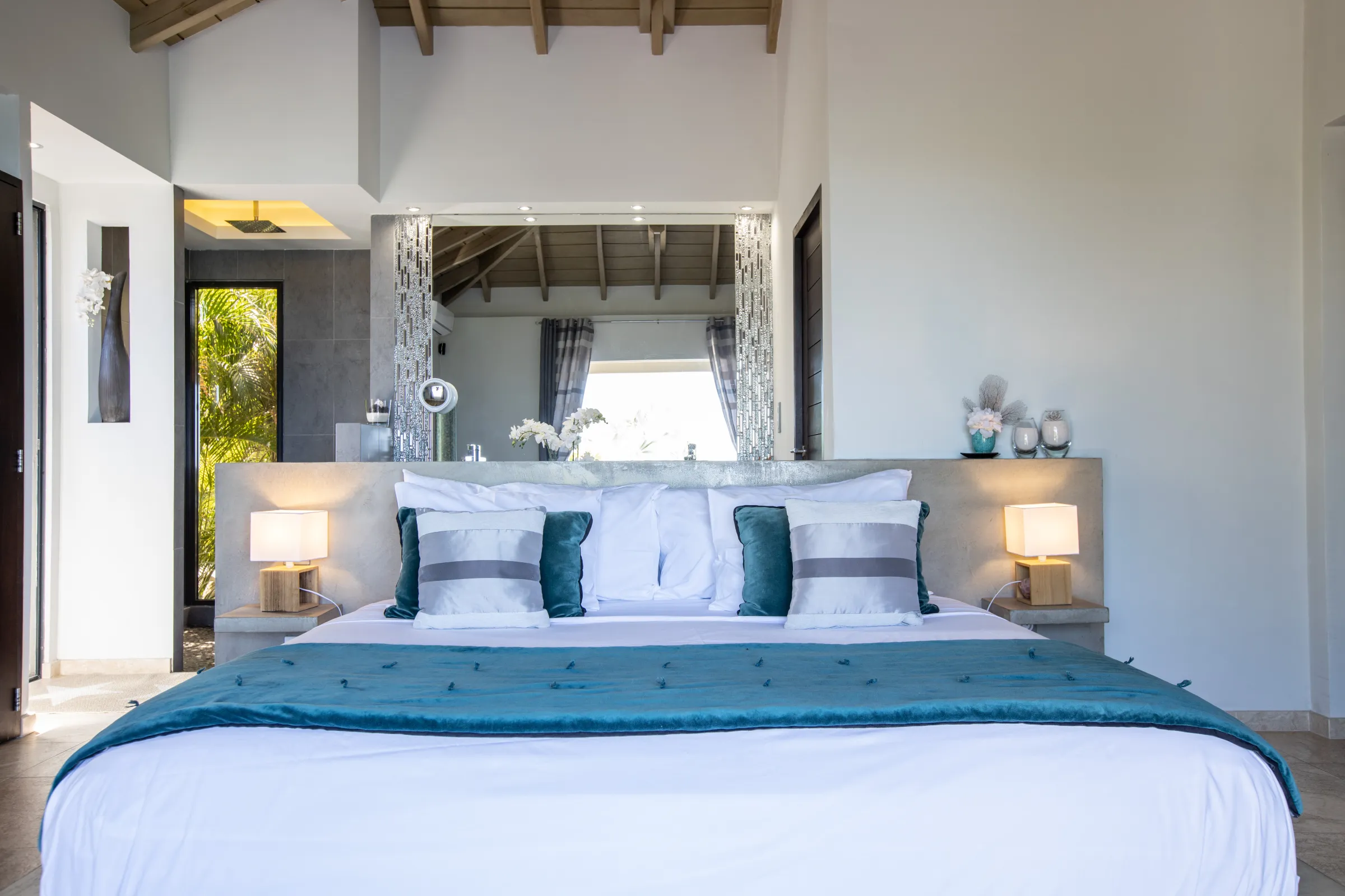 Villa Indigo Pearl - Gallery image 36 of luxury villa in Sint Maarten