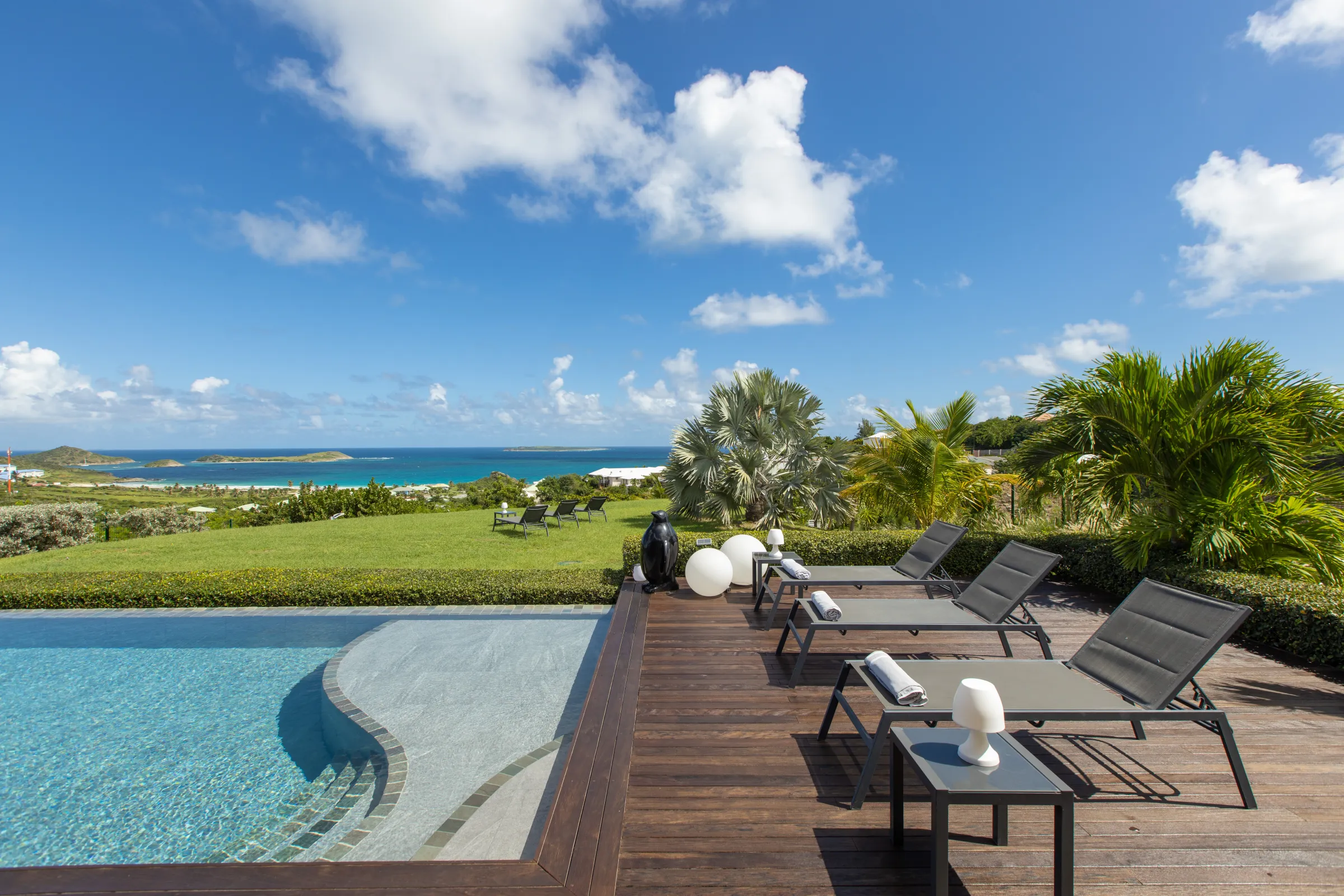 Villa Indigo Pearl - Gallery image 3 of luxury villa in Sint Maarten