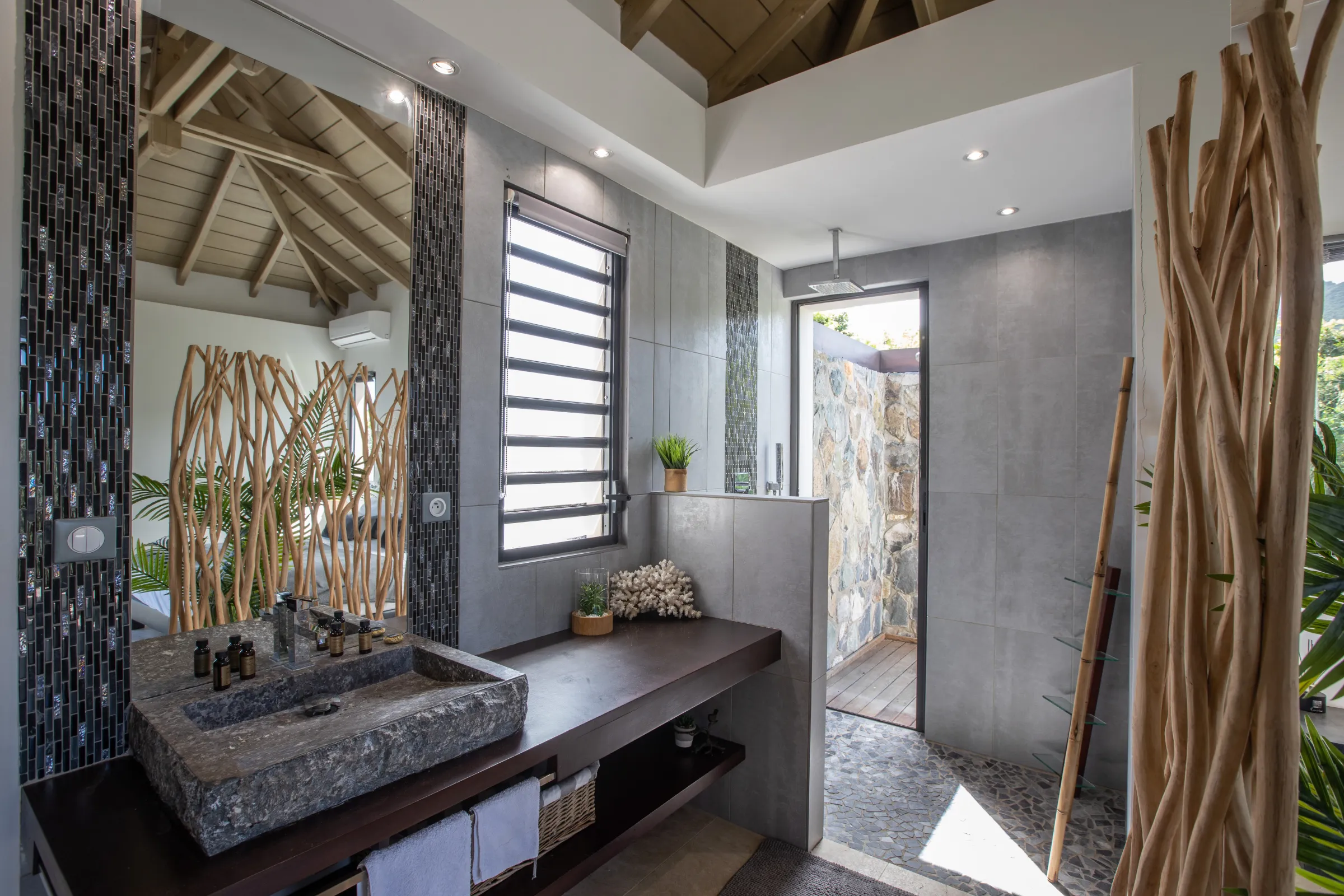 Villa Indigo Pearl - Gallery image 58 of luxury villa in Sint Maarten