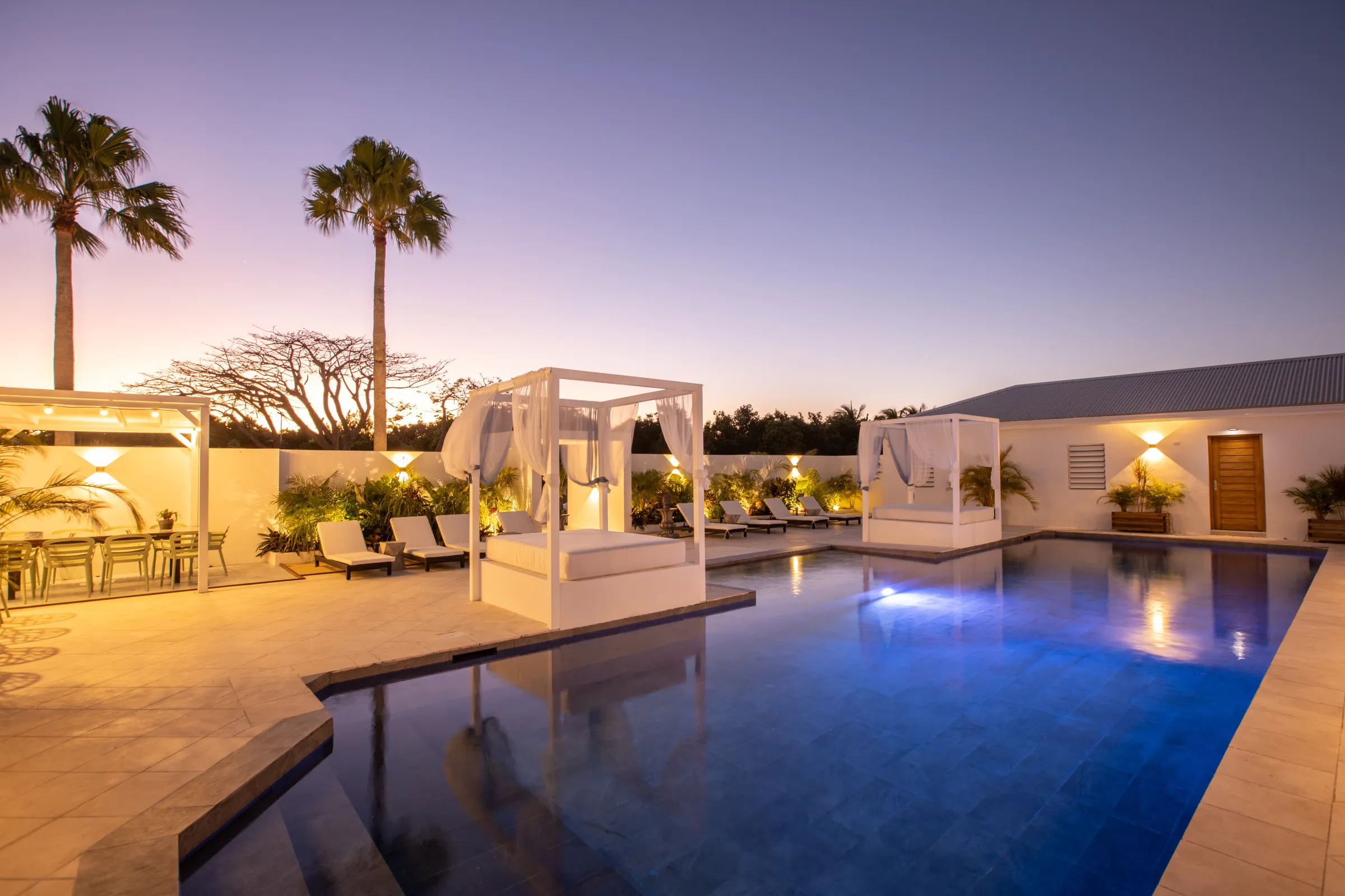 Villa Infinity Blue - Gallery image 2 of luxury villa in Sint Maarten