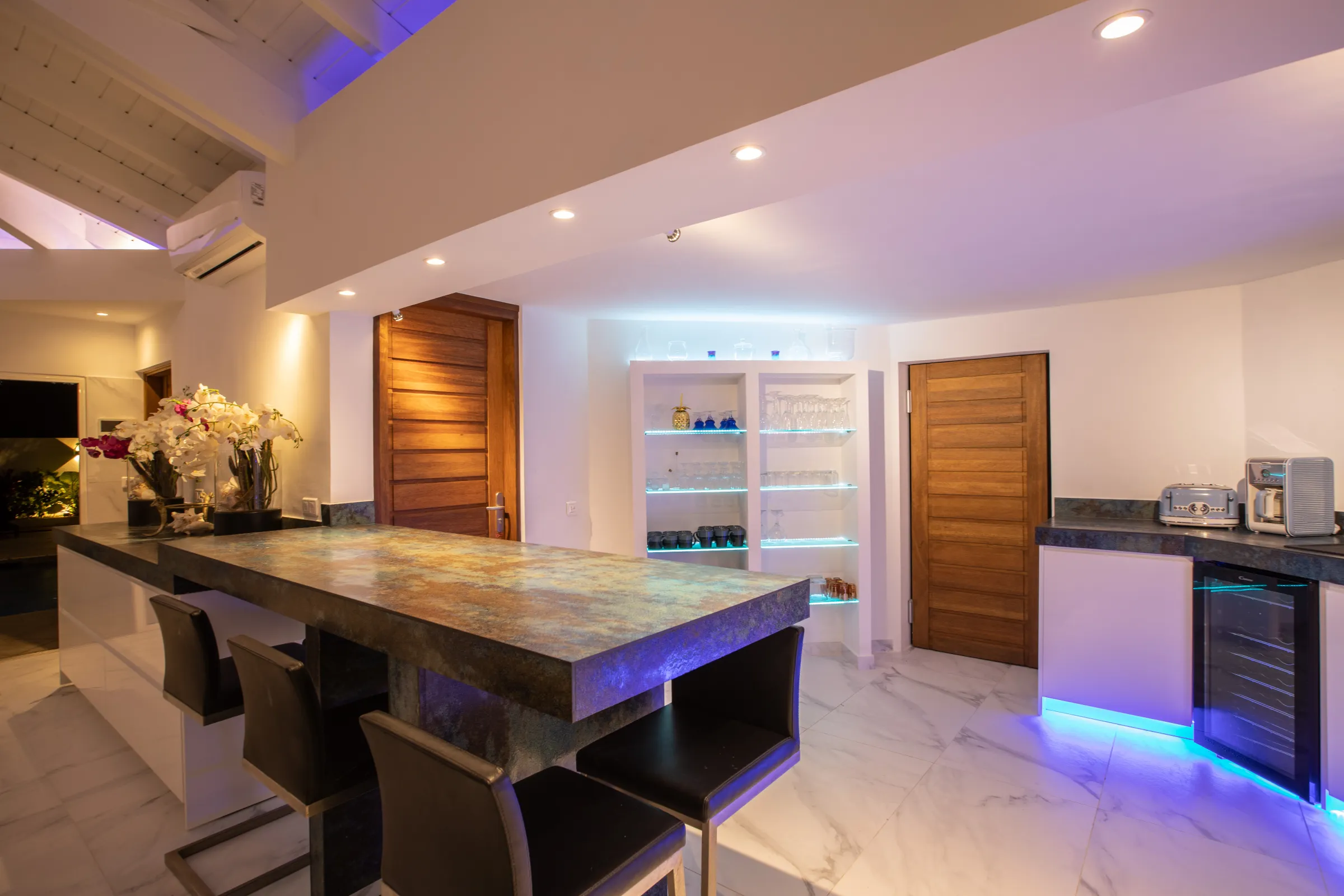 Villa Infinity Blue - Gallery image 8 of luxury villa in Sint Maarten