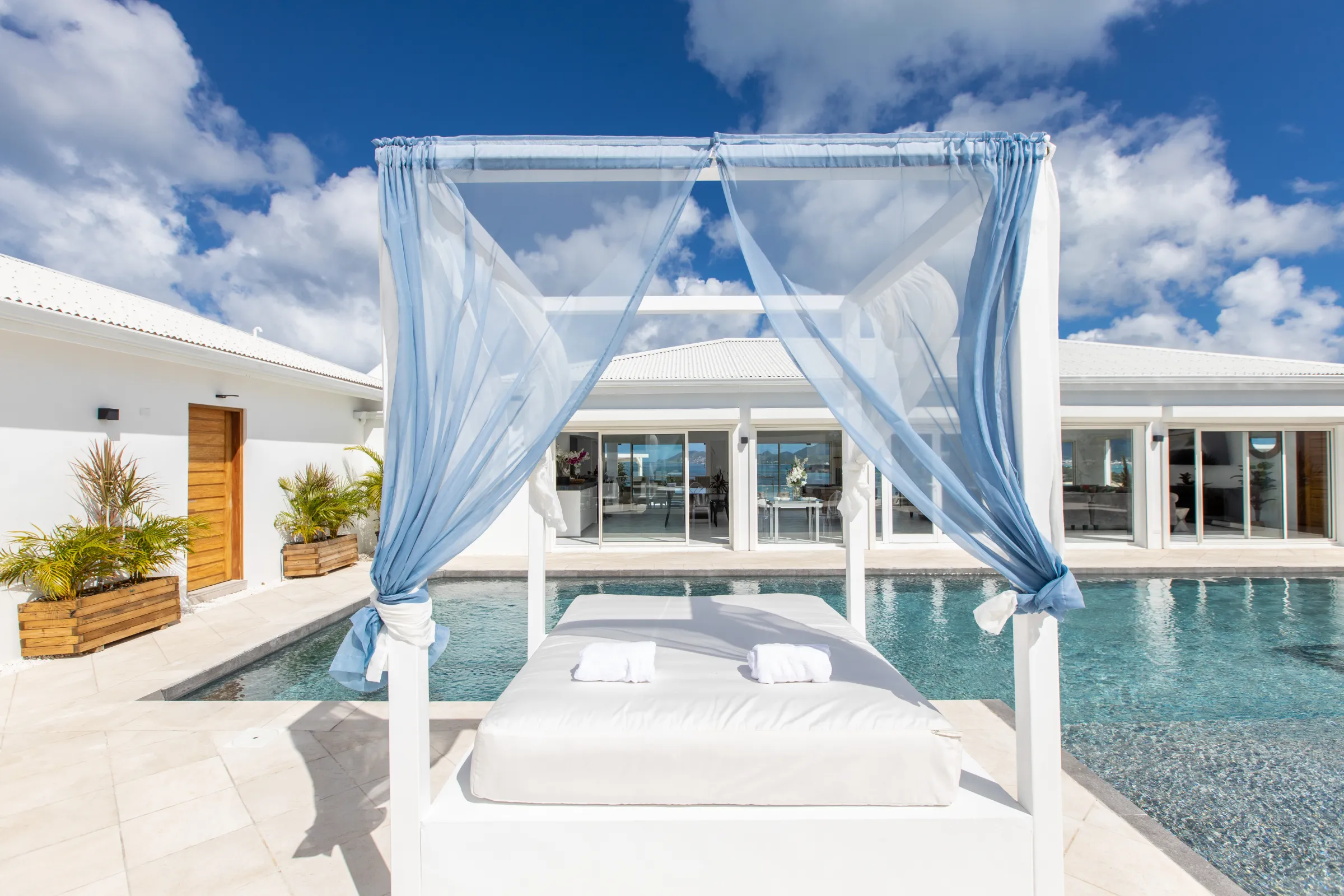Villa Infinity Blue - Gallery image 12 of luxury villa in Sint Maarten