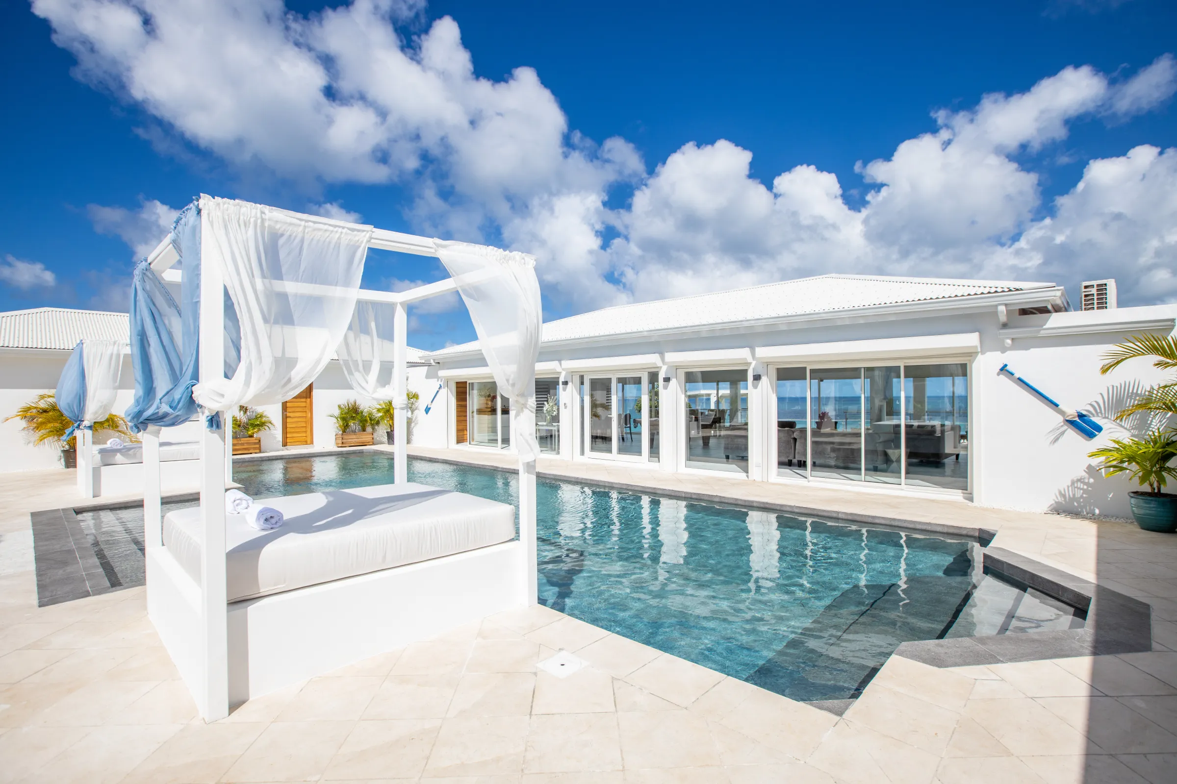 Villa Infinity Blue - Gallery image 13 of luxury villa in Sint Maarten