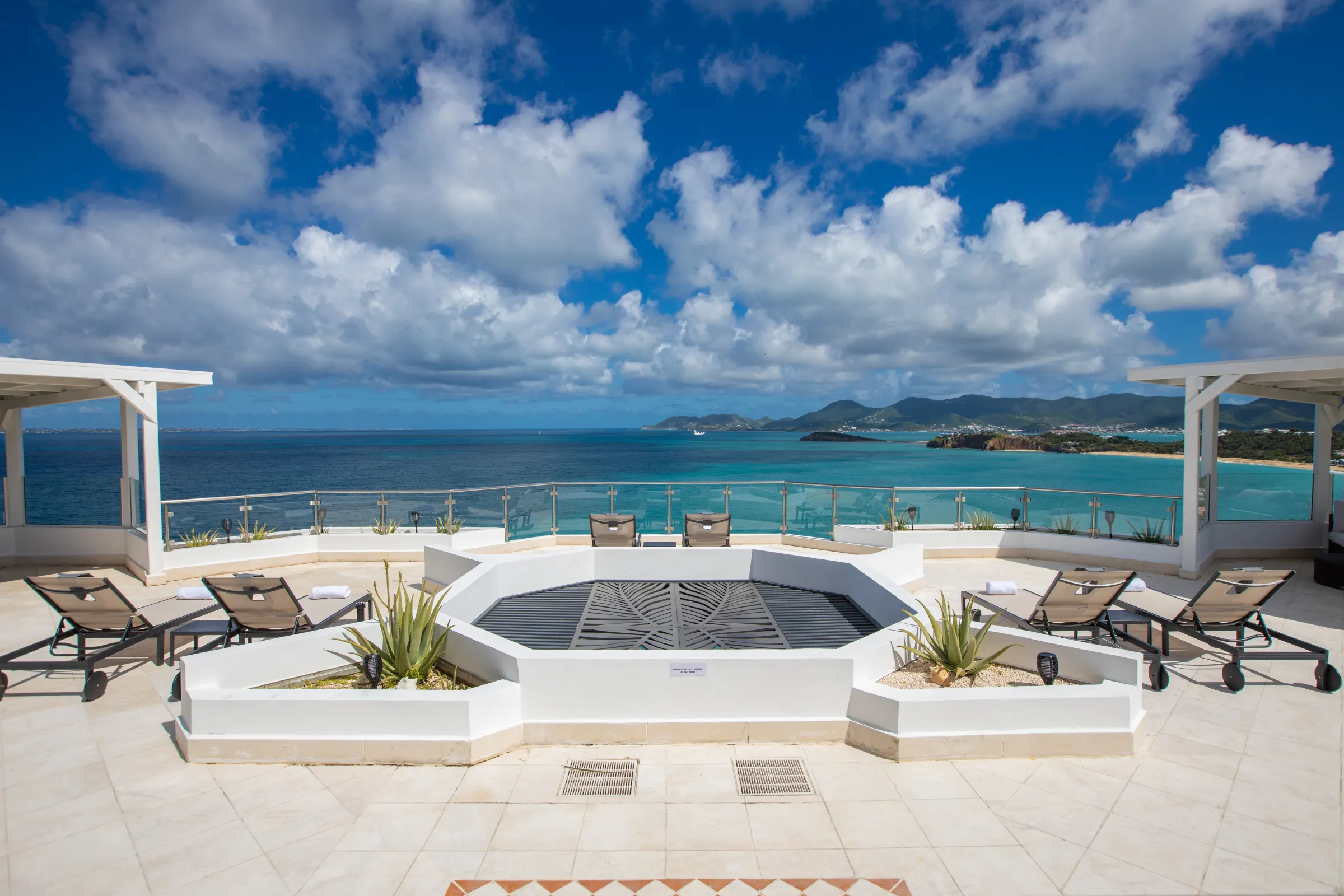 Villa Infinity Blue - Gallery image 25 of luxury villa in Sint Maarten