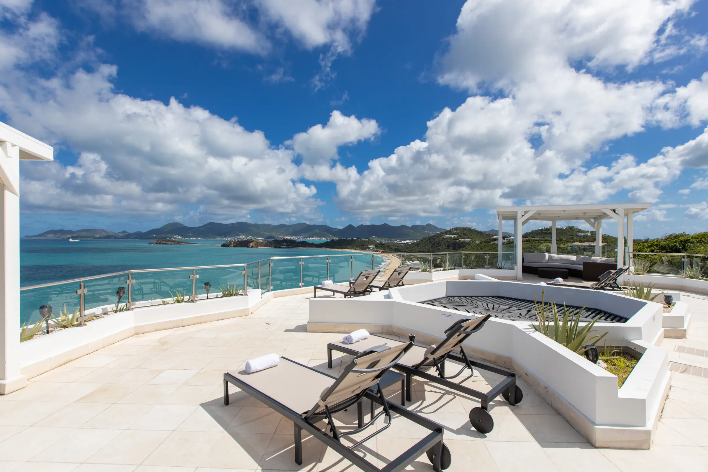 Villa Infinity Blue - Gallery image 26 of luxury villa in Sint Maarten
