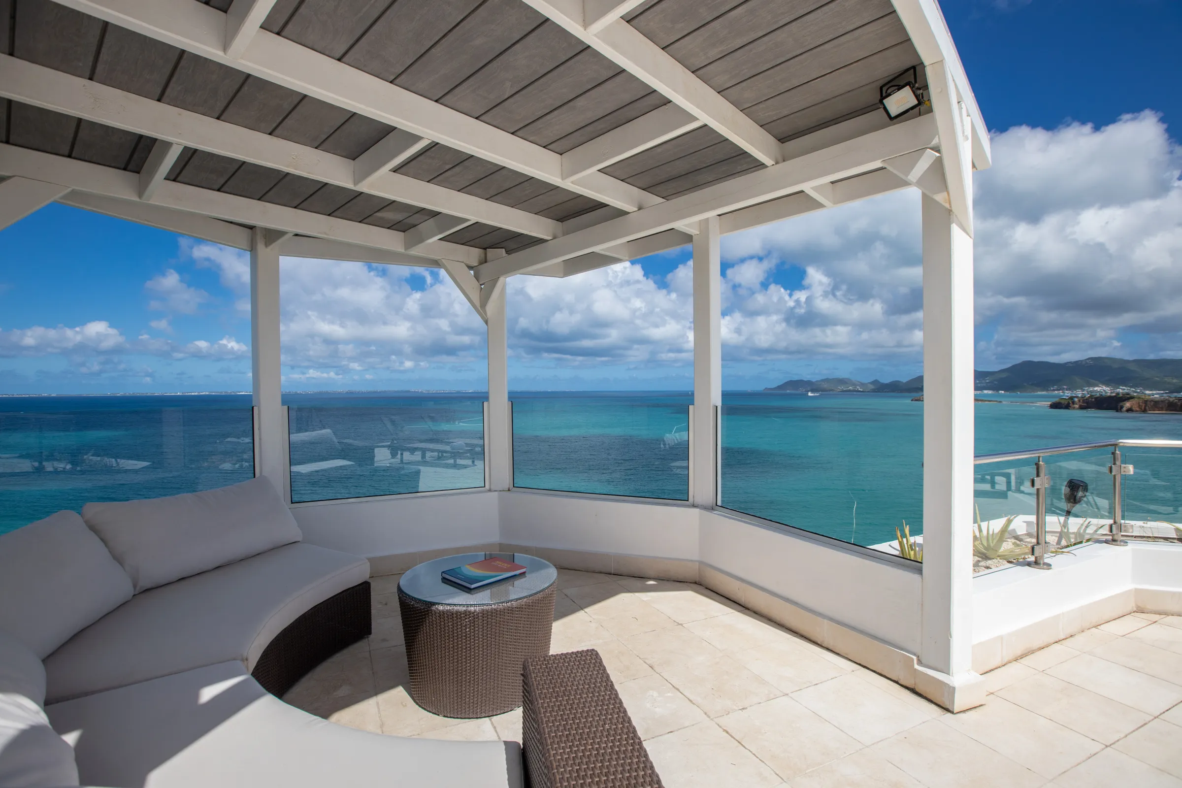 Villa Infinity Blue - Gallery image 27 of luxury villa in Sint Maarten