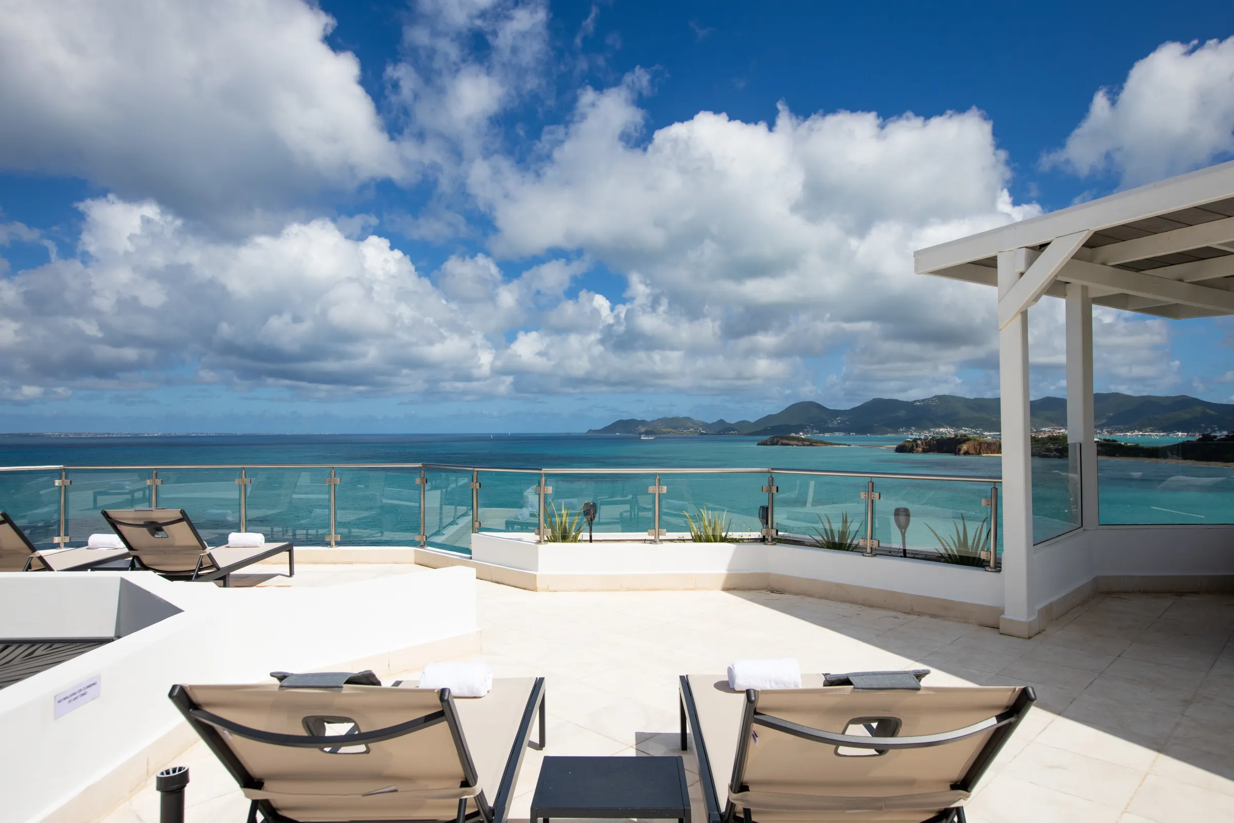 Villa Infinity Blue - Gallery image 28 of luxury villa in Sint Maarten
