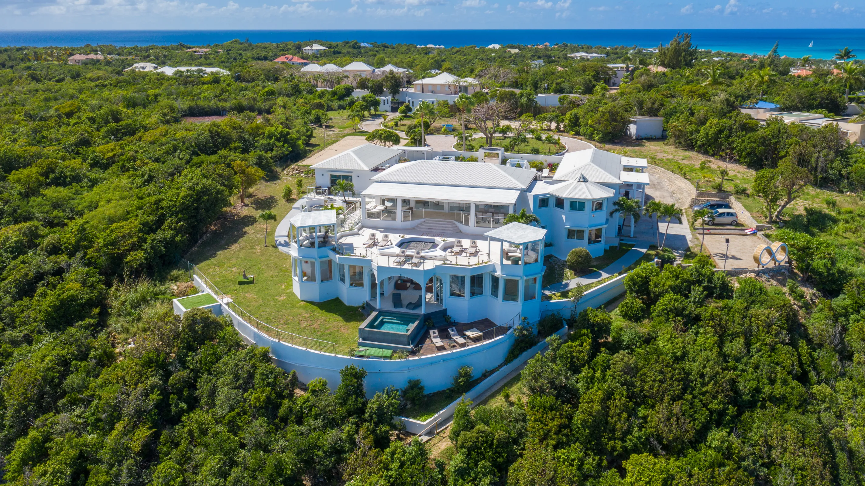 Villa Infinity Blue - Gallery image 30 of luxury villa in Sint Maarten