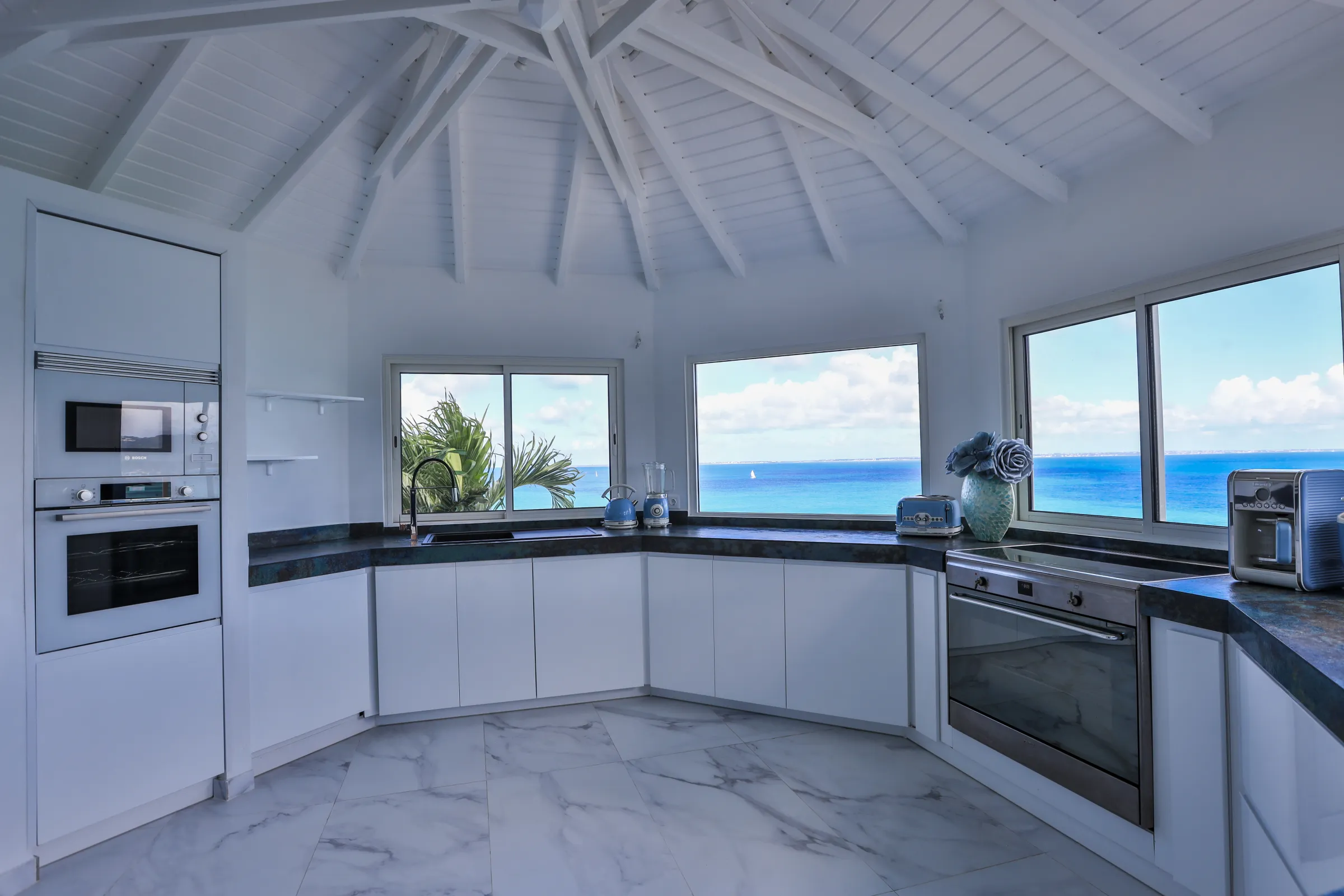 Villa Infinity Blue - Gallery image 36 of luxury villa in Sint Maarten