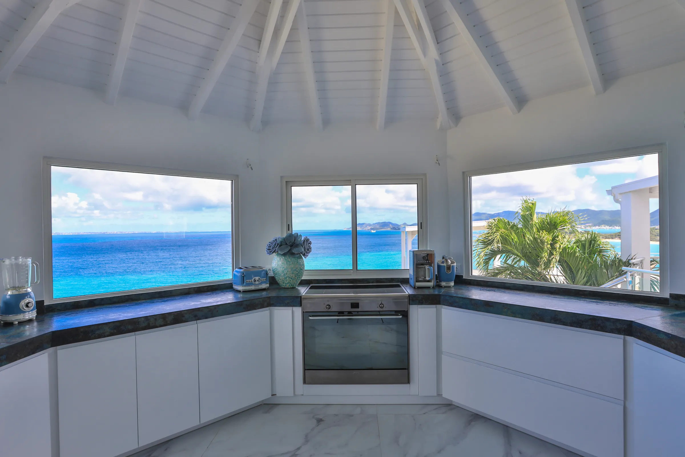 Villa Infinity Blue - Gallery image 37 of luxury villa in Sint Maarten