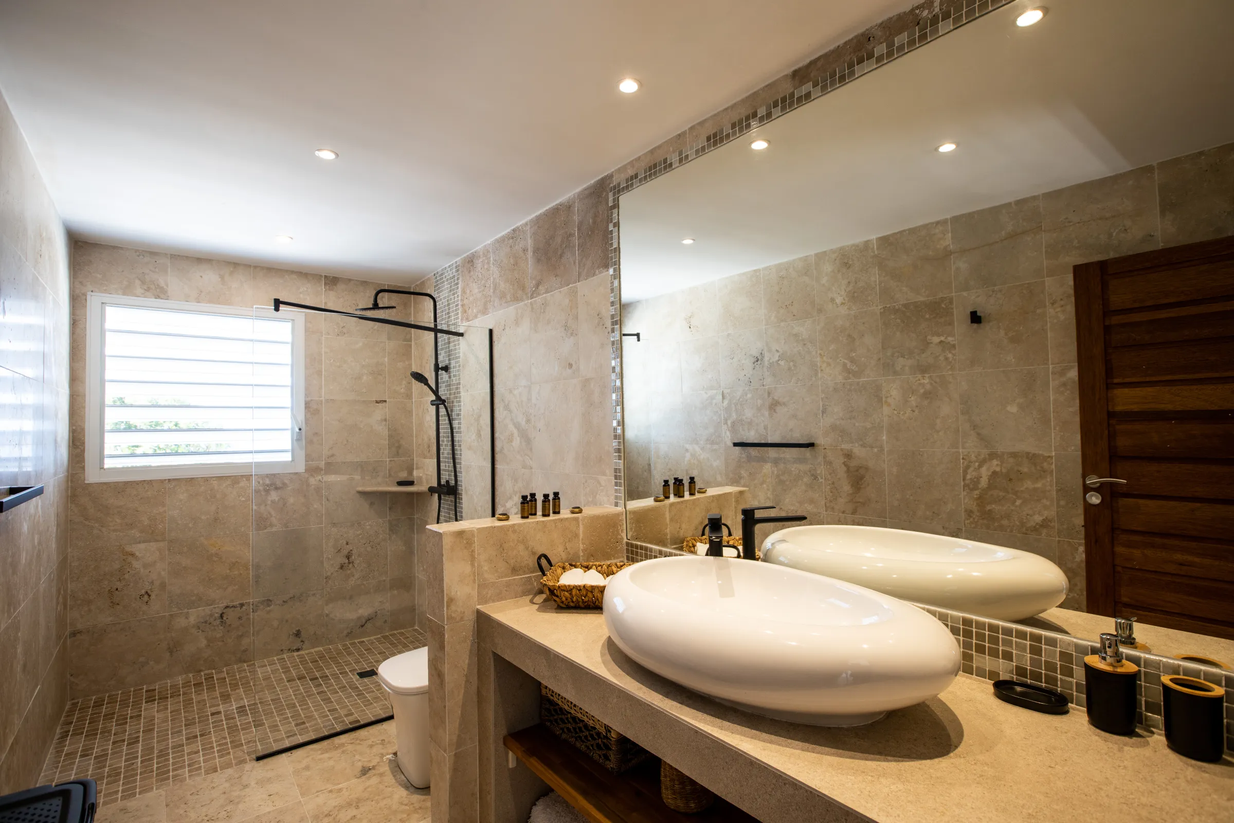 Villa Infinity Blue - Gallery image 90 of luxury villa in Sint Maarten
