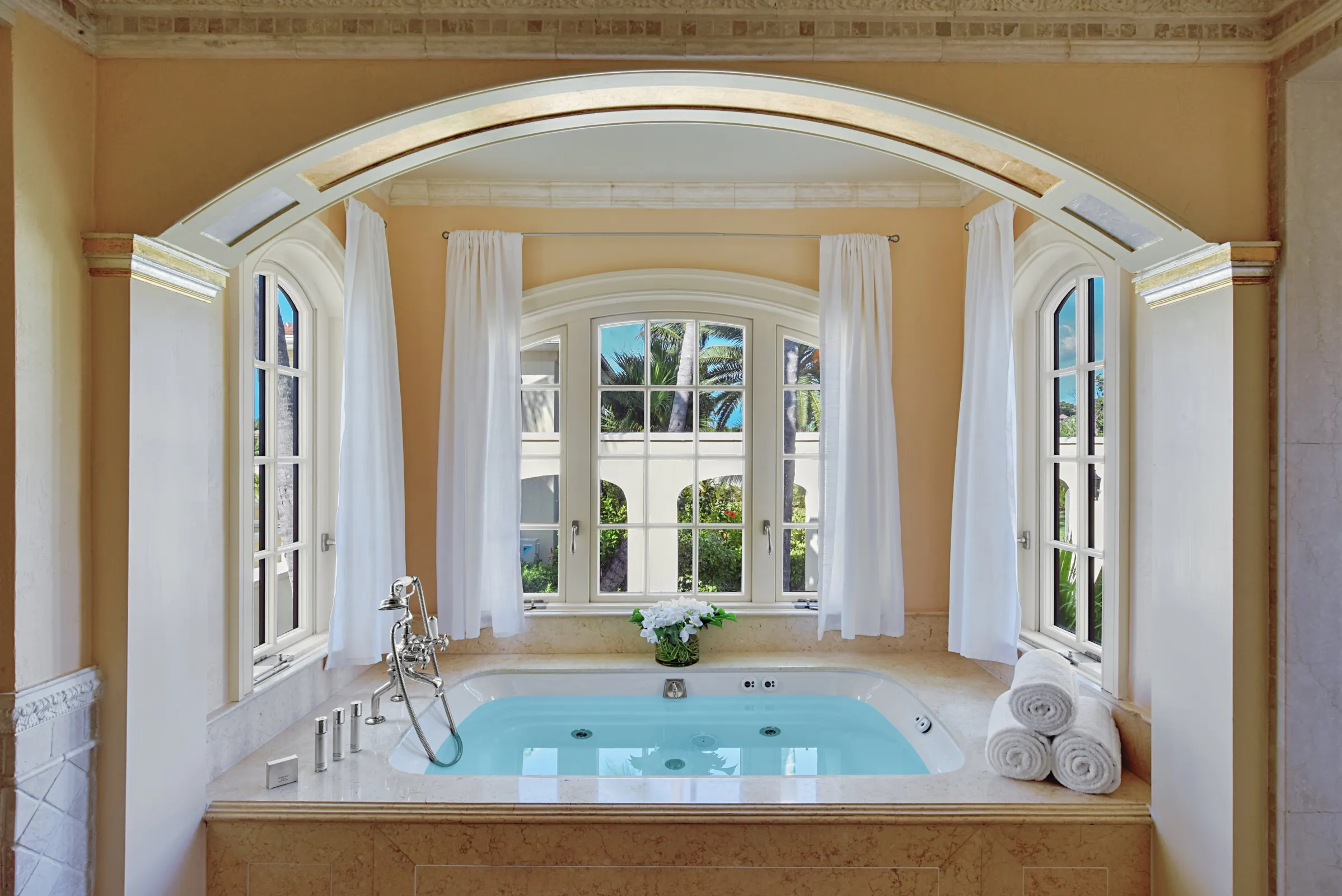 Villa Le Chateau Des Palmiers - Gallery image 8 of luxury villa in Sint Maarten