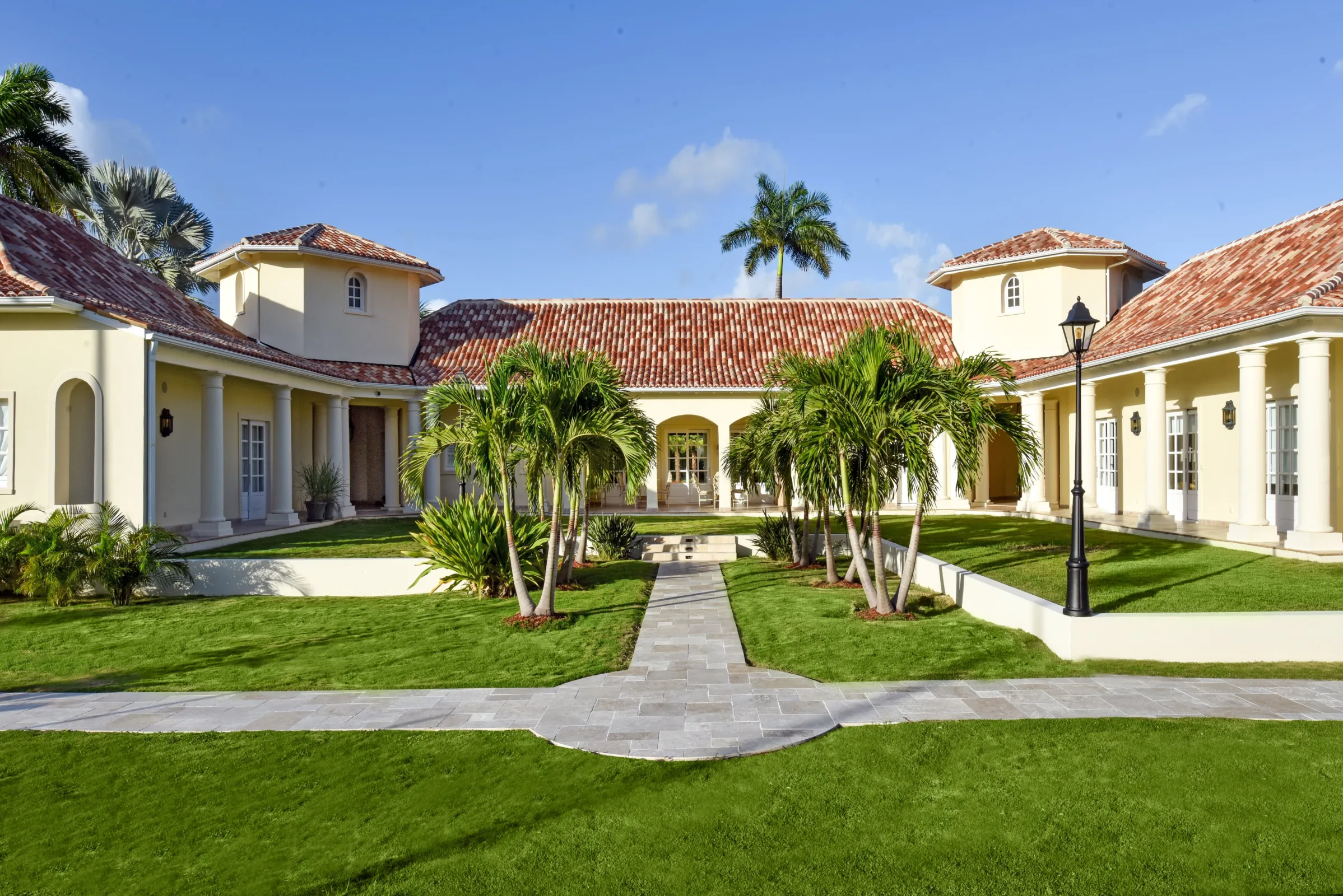 Villa Le Chateau Des Palmiers - Gallery image 39 of luxury villa in Sint Maarten