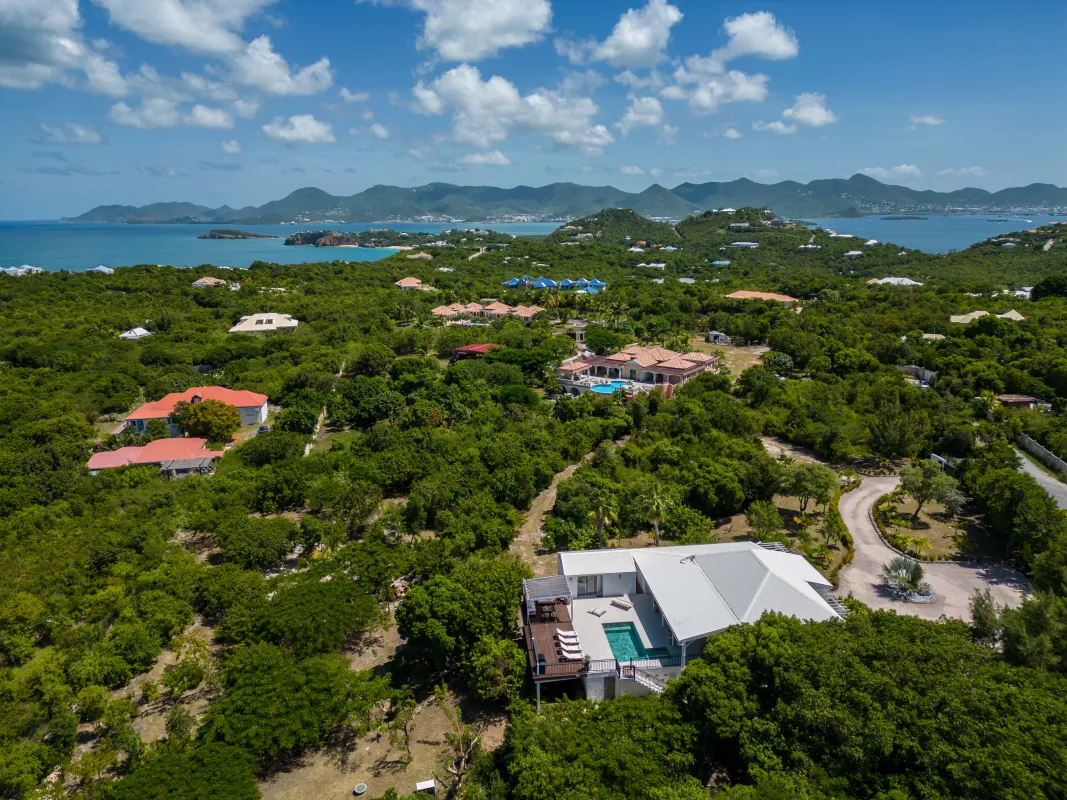 Villa Les Oliviers: Aerial view of a villa with a private pool surrounded by lush green hills