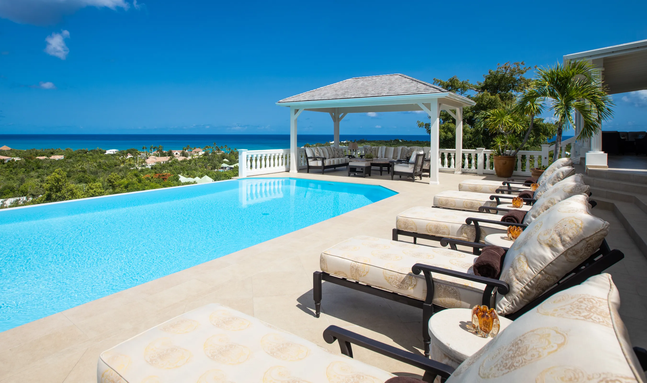 Villa Mille Fleurs - Gallery image 4 of luxury villa in Sint Maarten