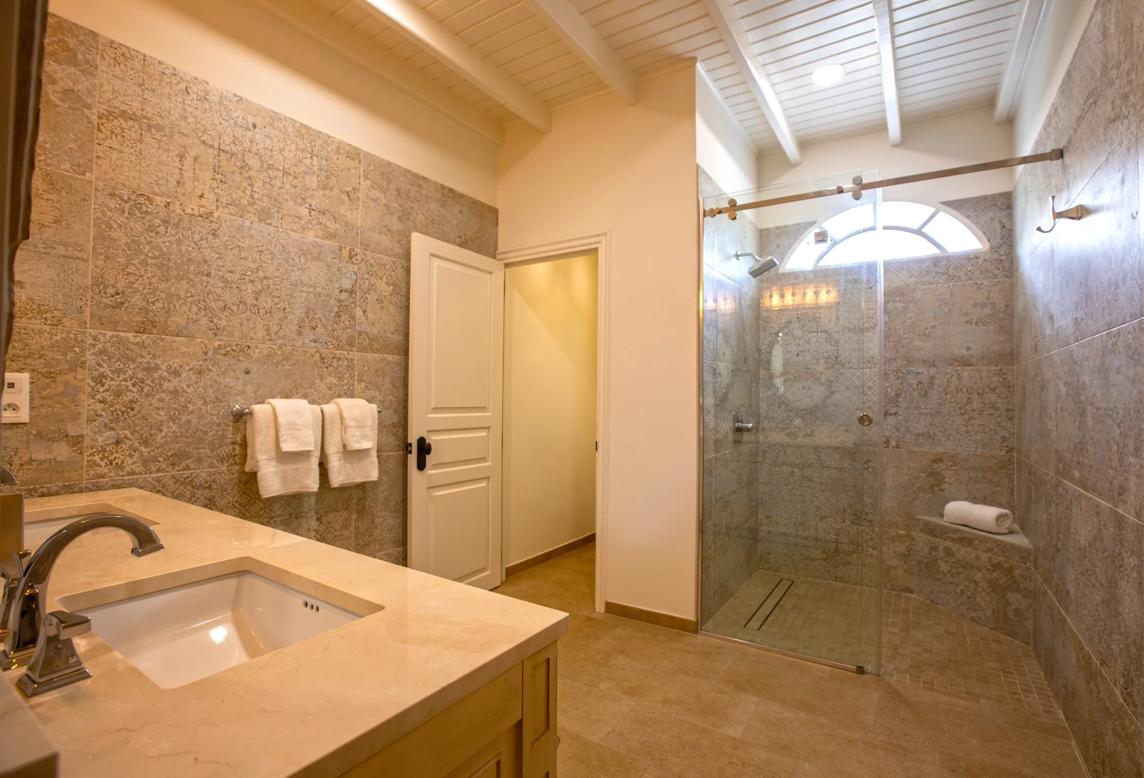 Villa Mille Fleurs - Gallery image 32 of luxury villa in Sint Maarten