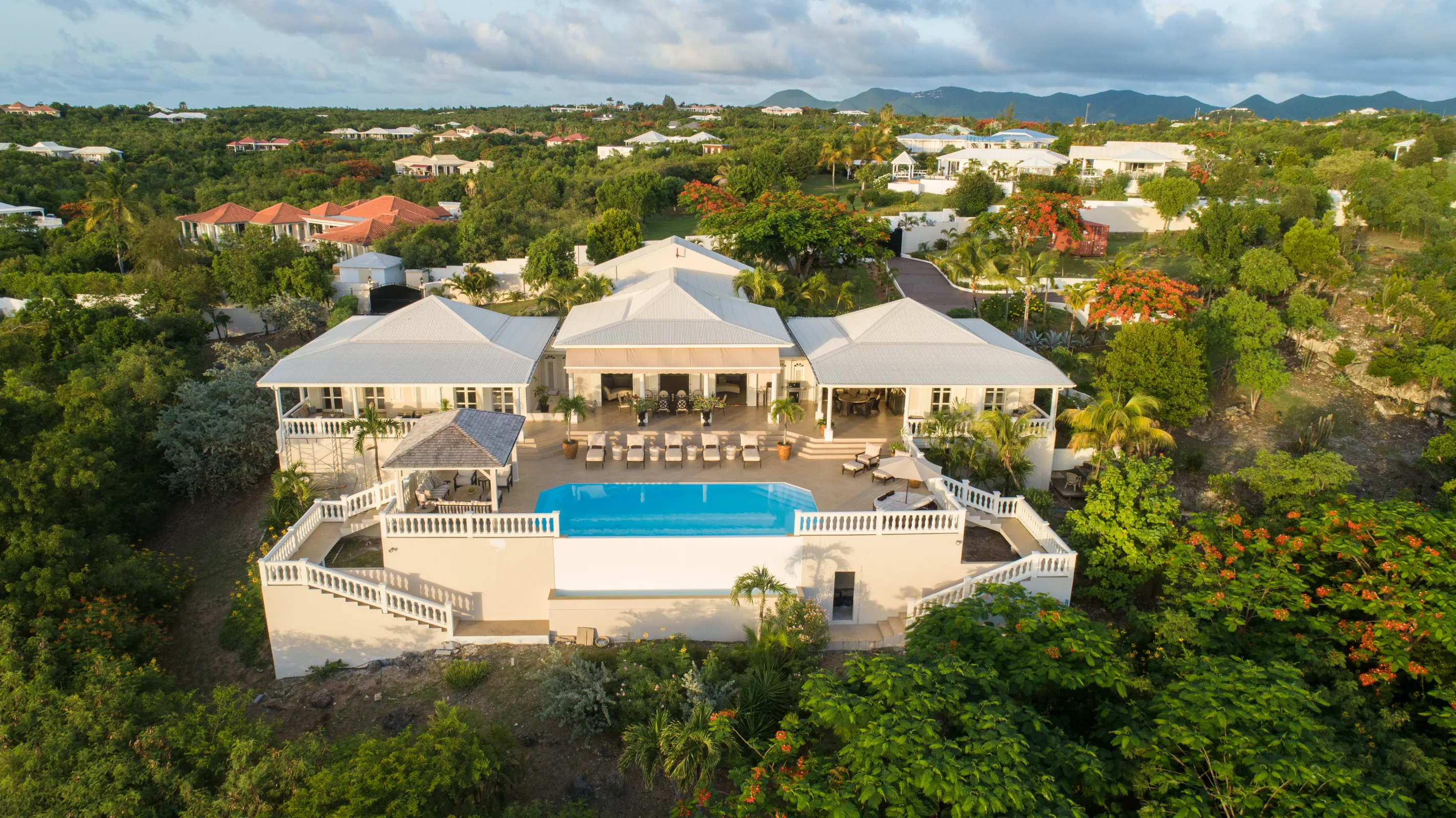 Villa Mille Fleurs - Gallery image 44 of luxury villa in Sint Maarten