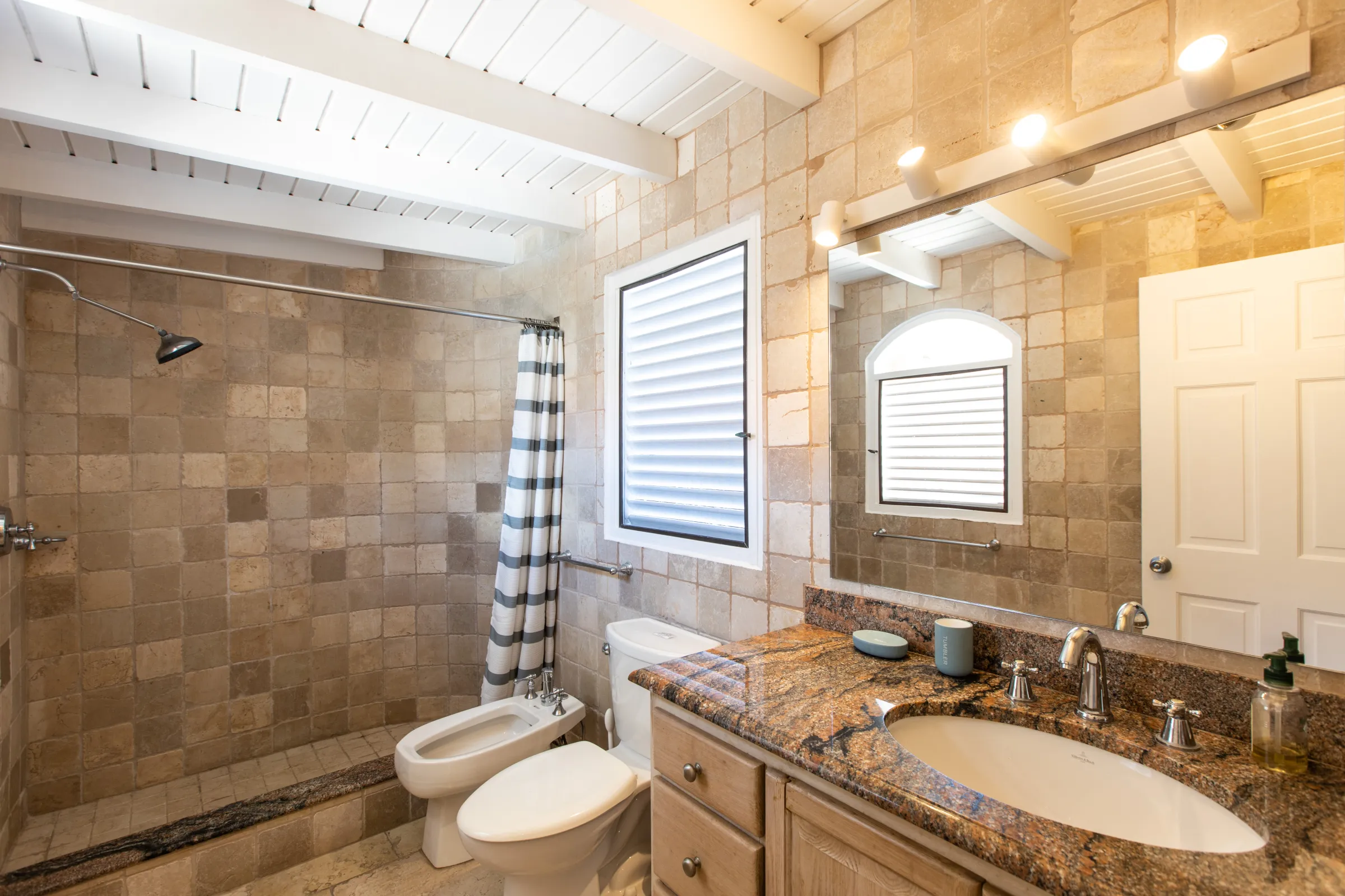 Villa Mongoose Run - Gallery image 14 of luxury villa in Sint Maarten