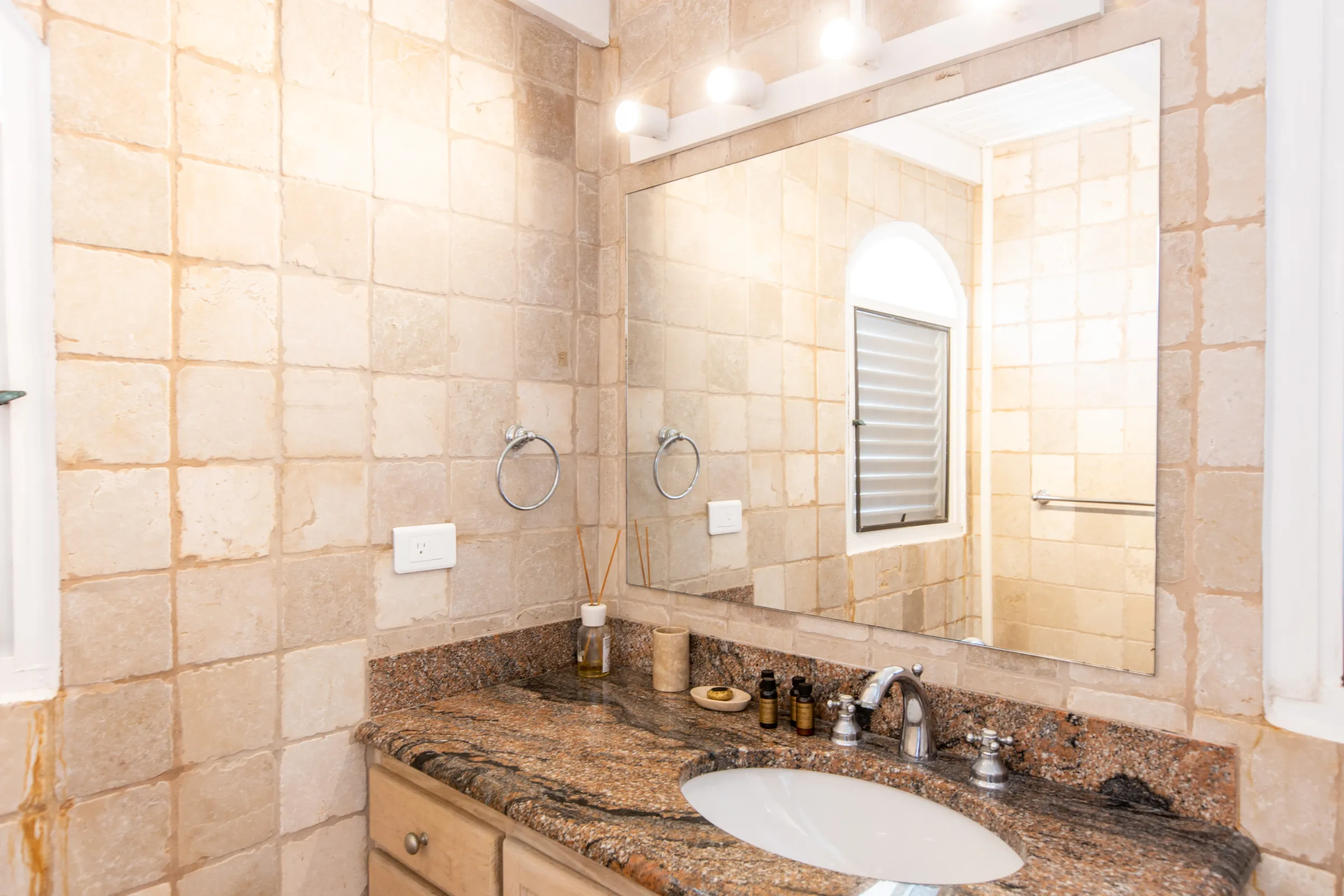 Villa Mongoose Run - Gallery image 18 of luxury villa in Sint Maarten
