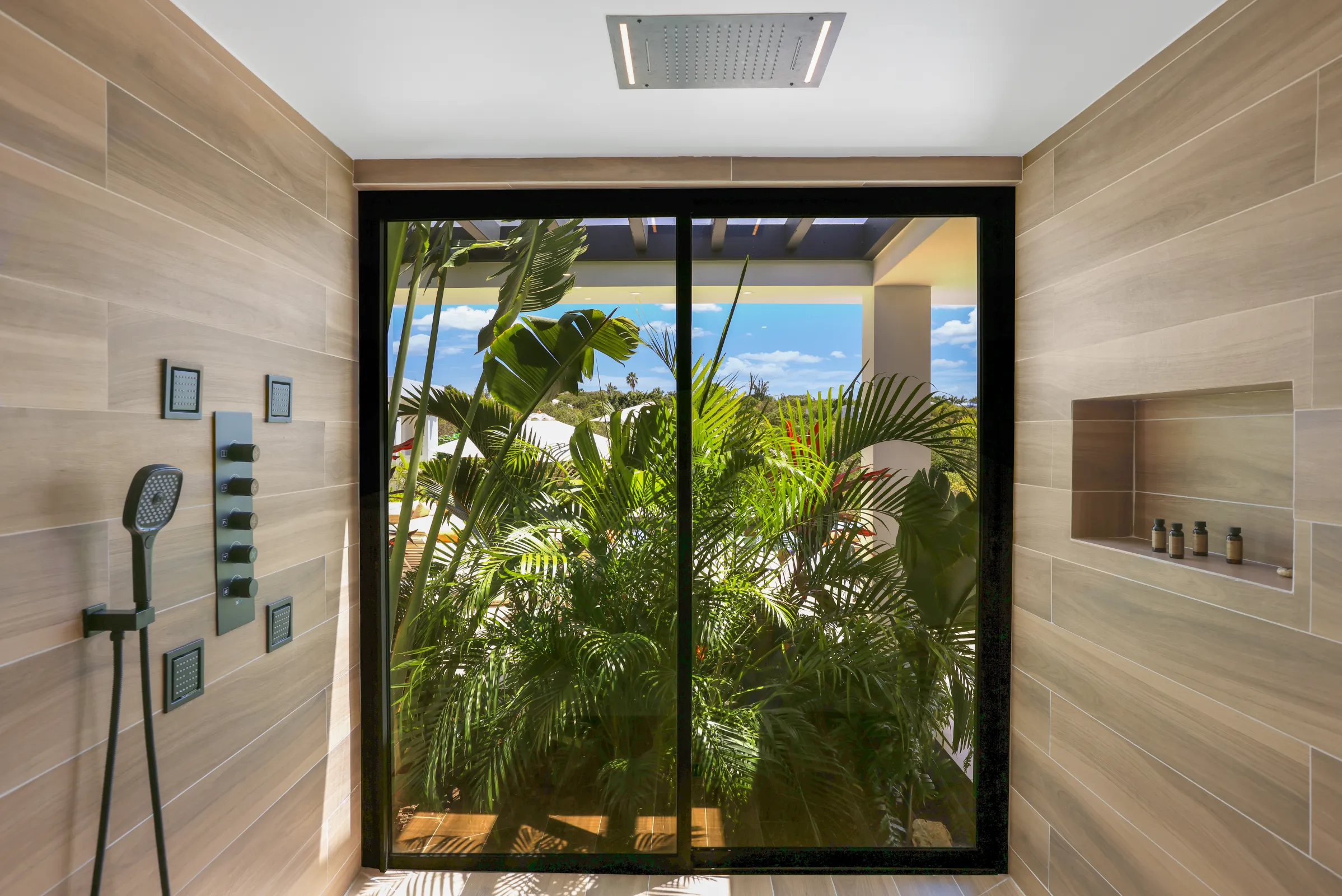 Villa Nuit Jade - Gallery image 28 of luxury villa in Sint Maarten