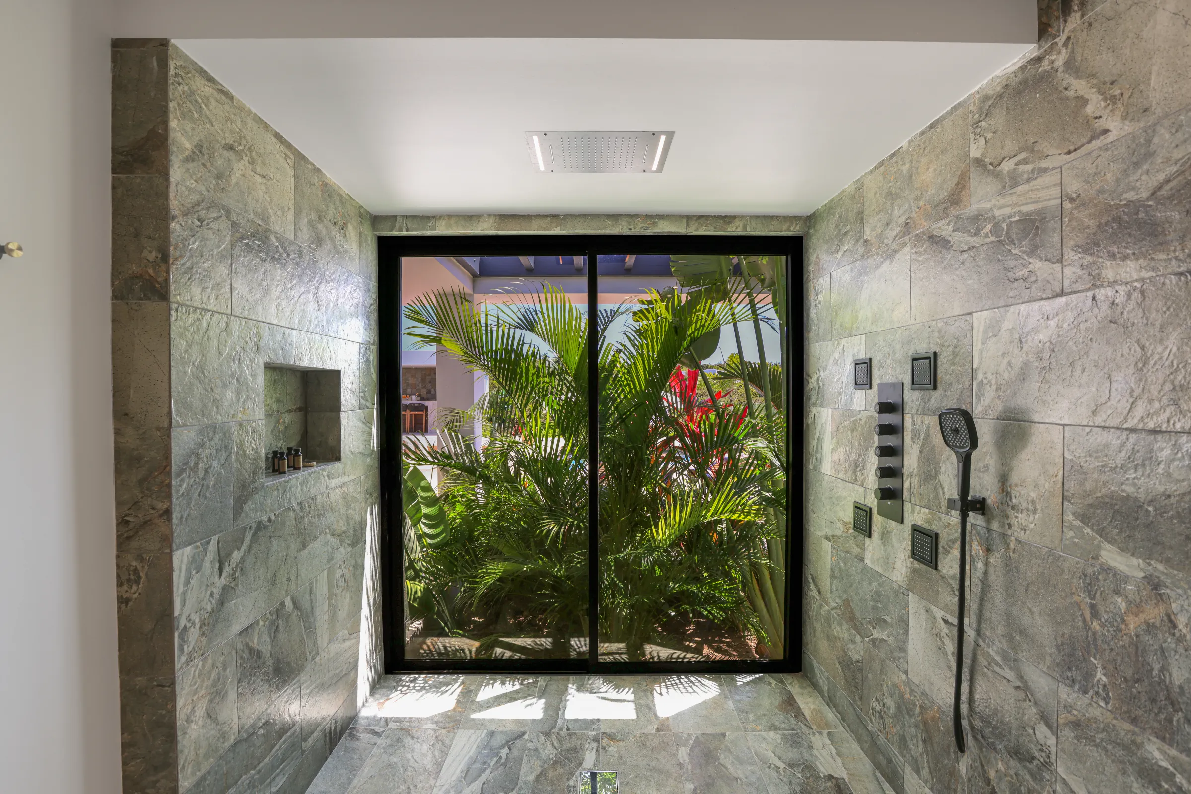 Villa Nuit Jade - Gallery image 51 of luxury villa in Sint Maarten