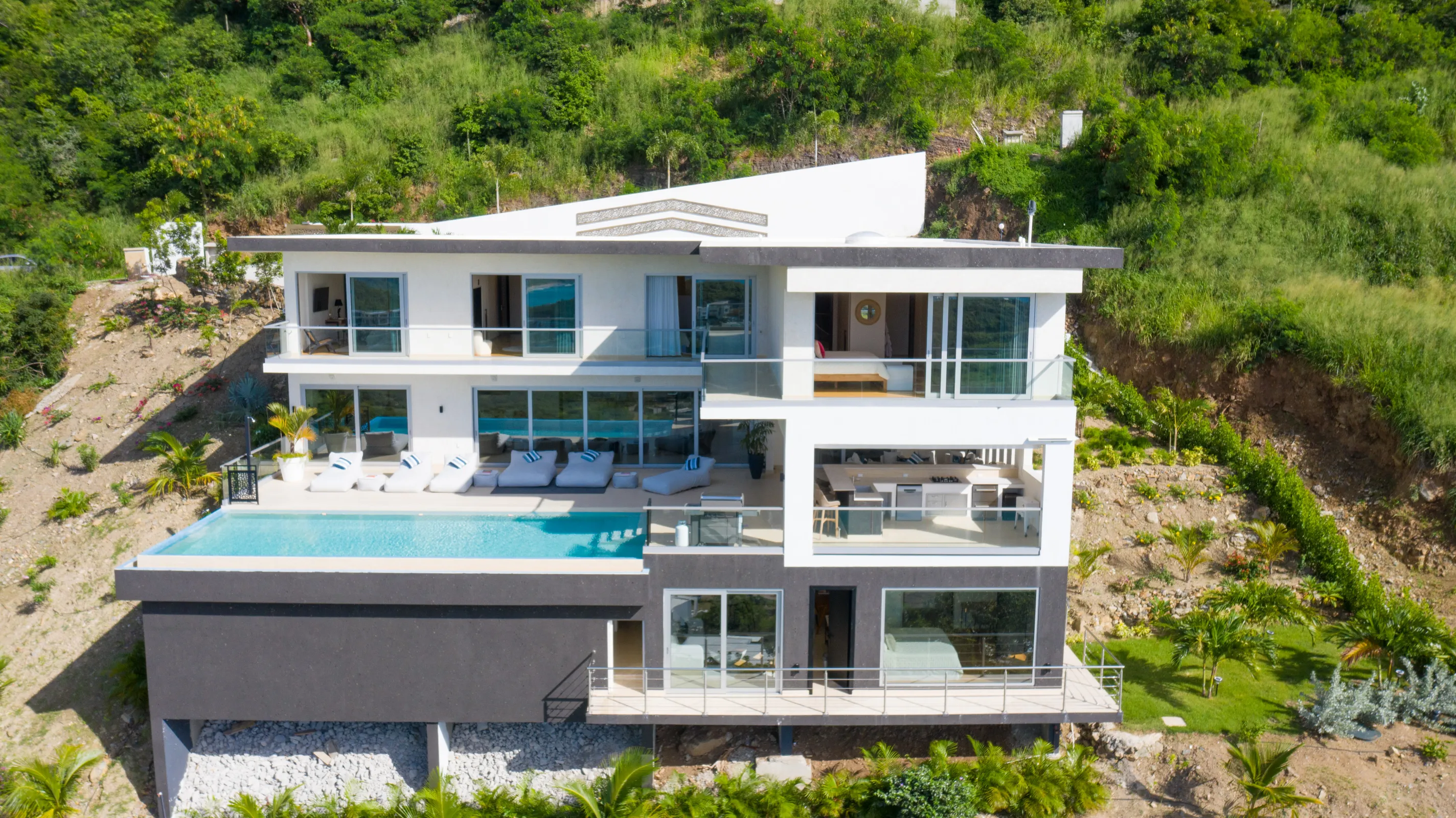 Villa Numa - Gallery image 19 of luxury villa in Sint Maarten