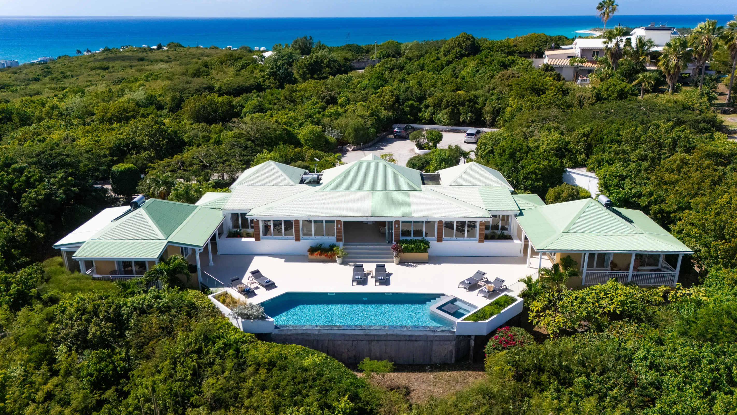 Villa Osun - Luxury 4-bedroom villa in Terres Basses, Sint Maarten