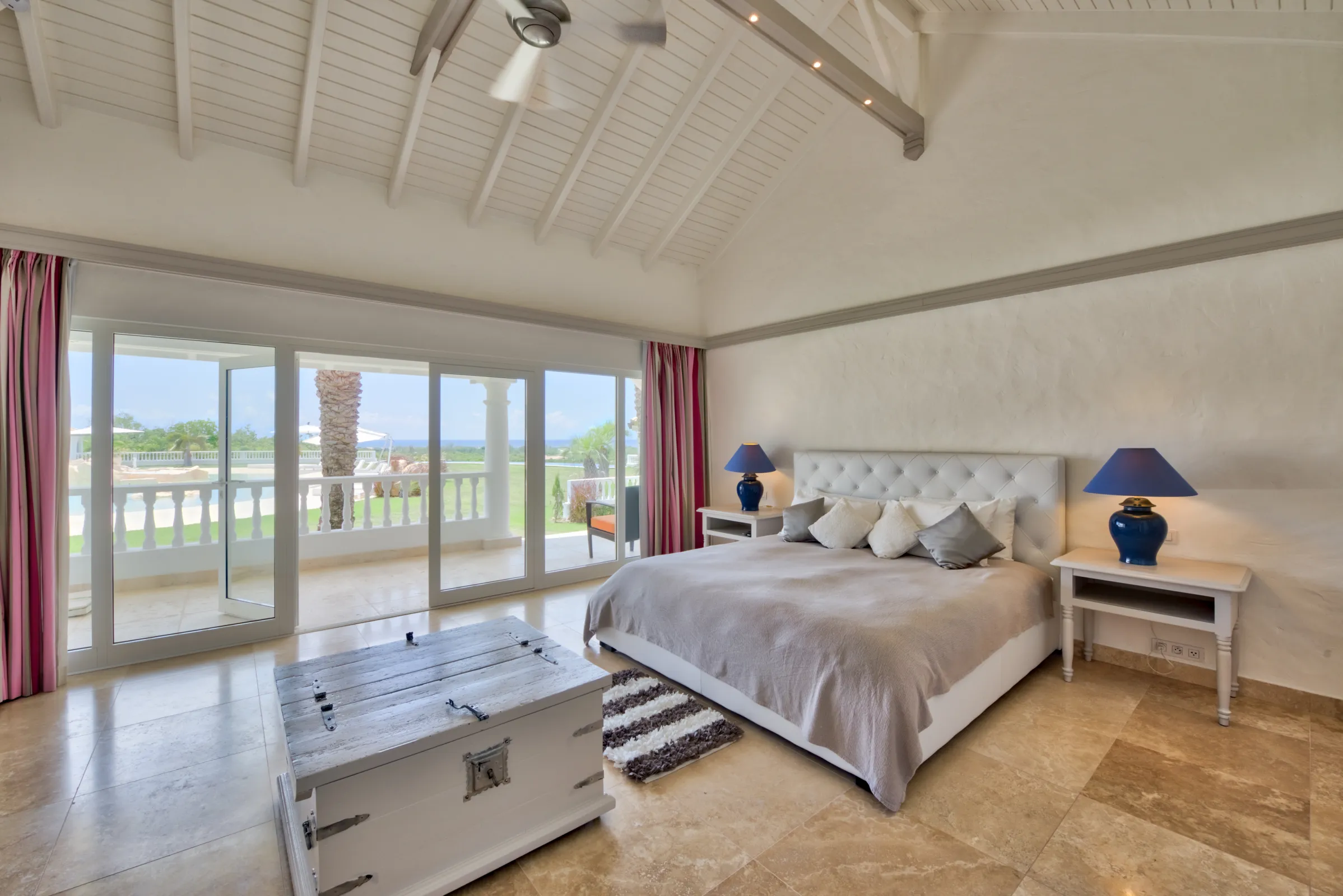 Villa Sandyline - Gallery image 35 of luxury villa in Sint Maarten