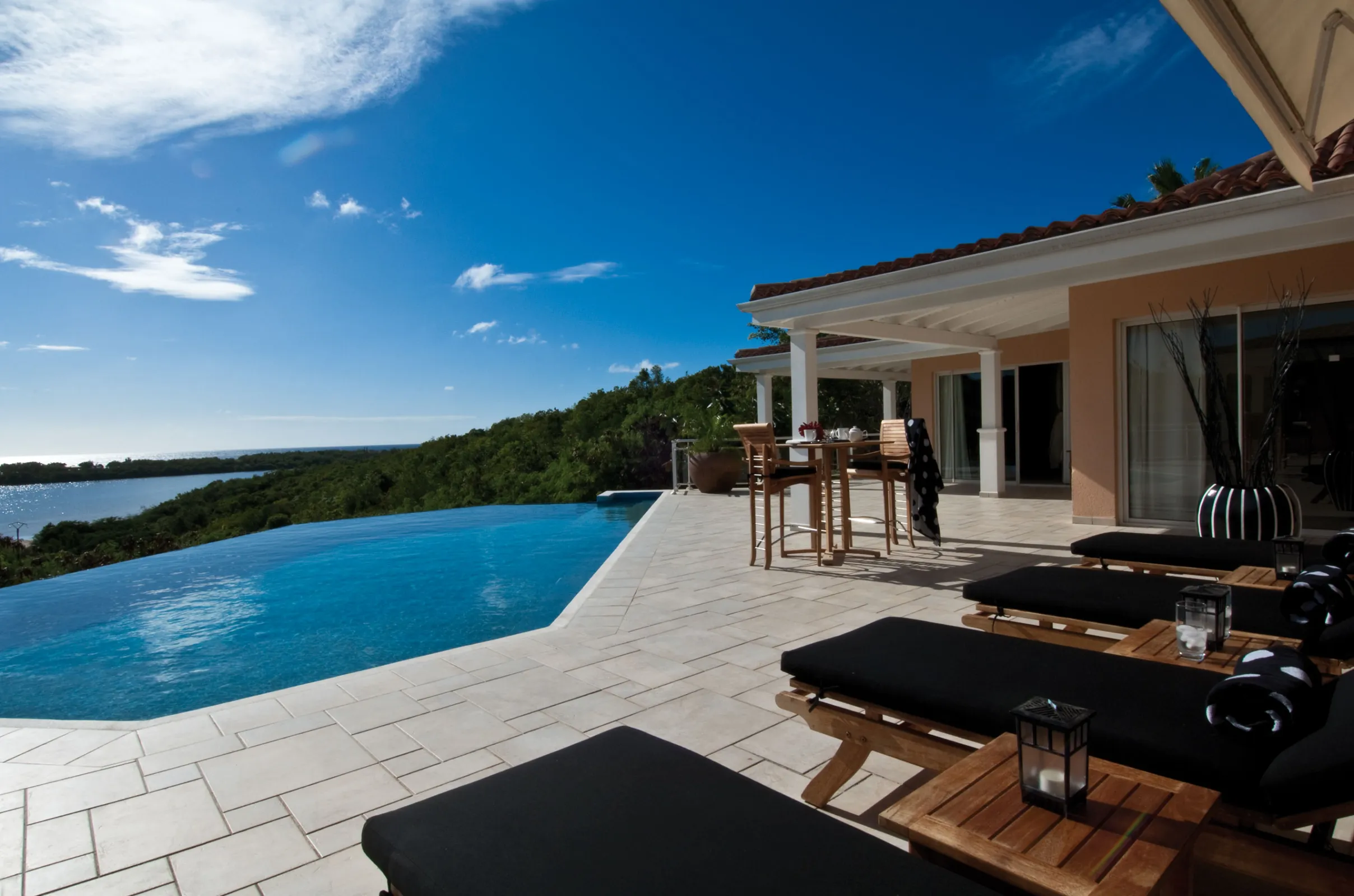 Villa Sea Vous Play - Gallery image 6 of luxury villa in Sint Maarten