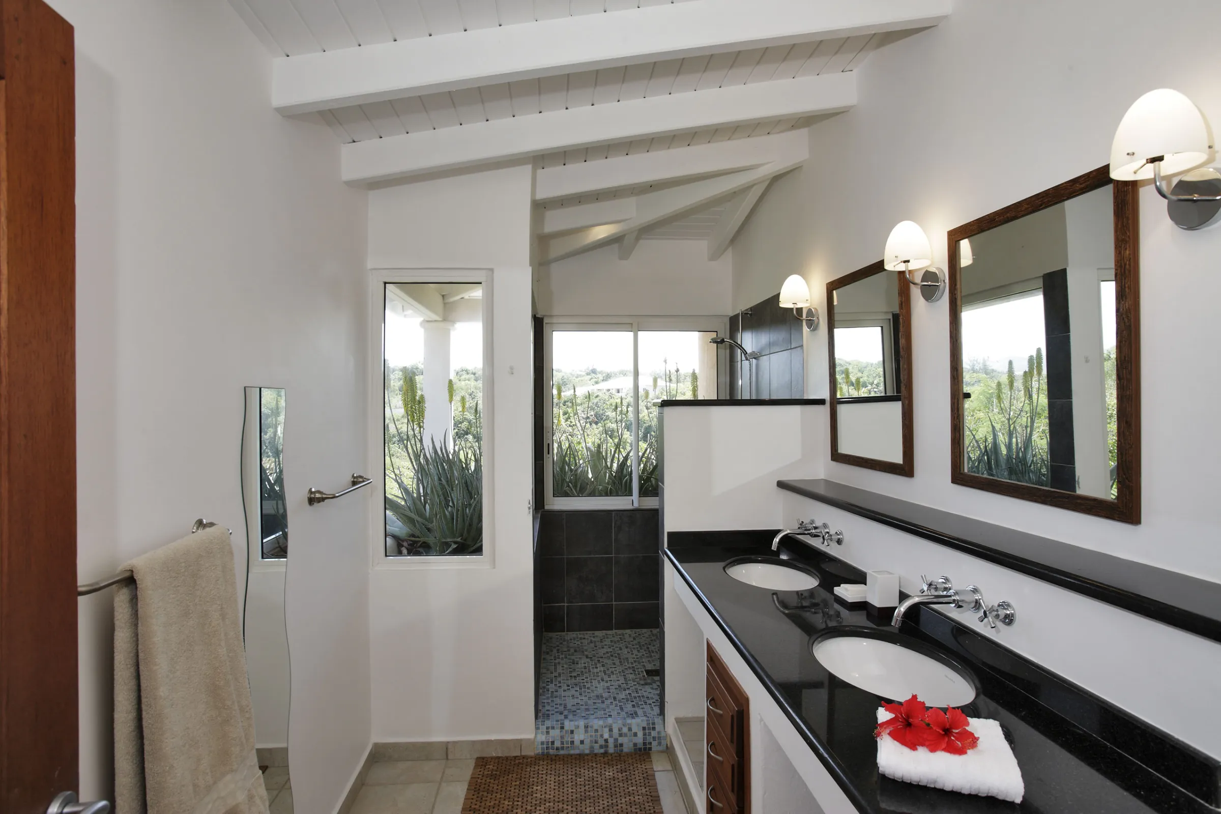 Villa Sea Vous Play - Gallery image 9 of luxury villa in Sint Maarten