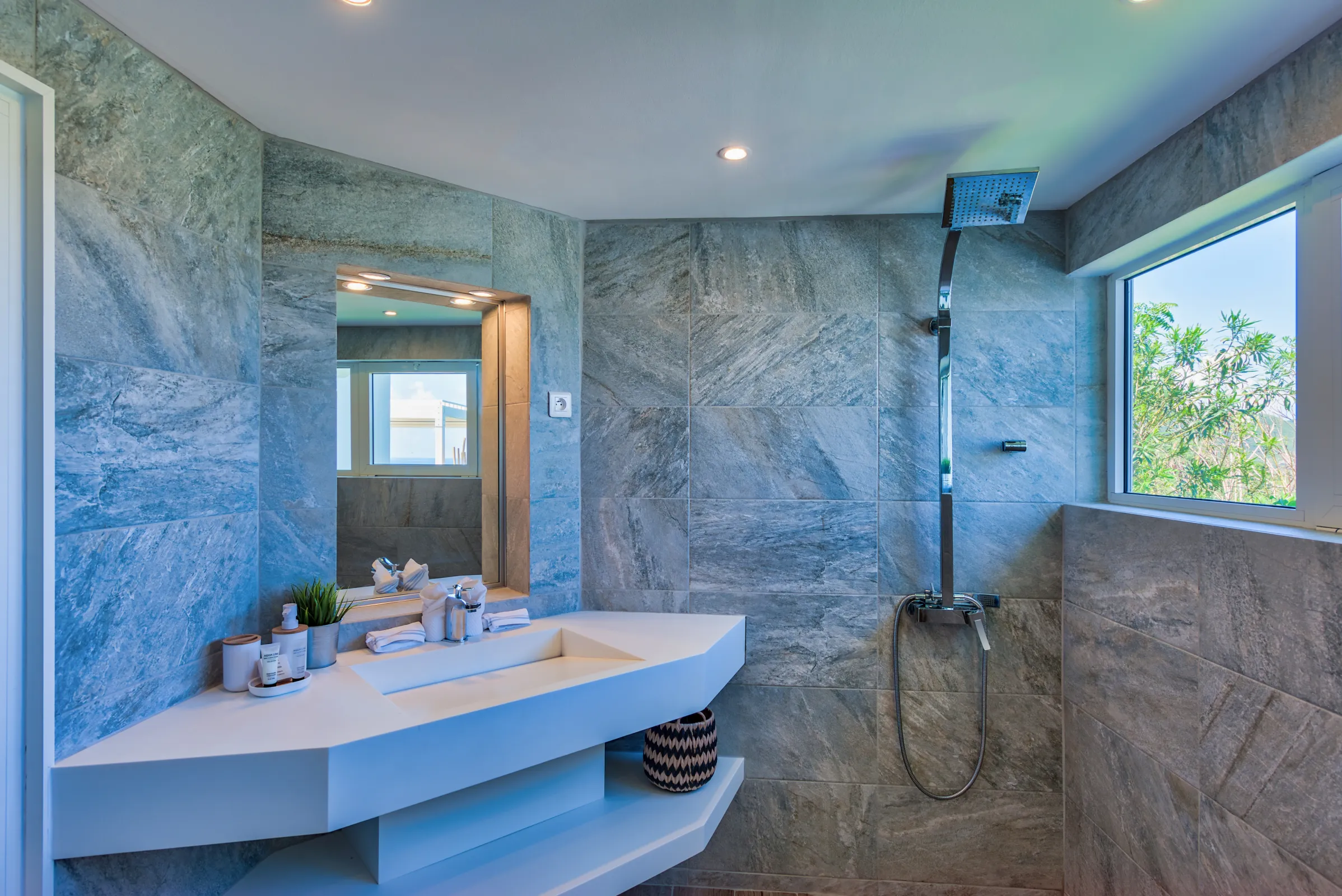 Villa Turquoze - Gallery image 5 of luxury villa in Sint Maarten